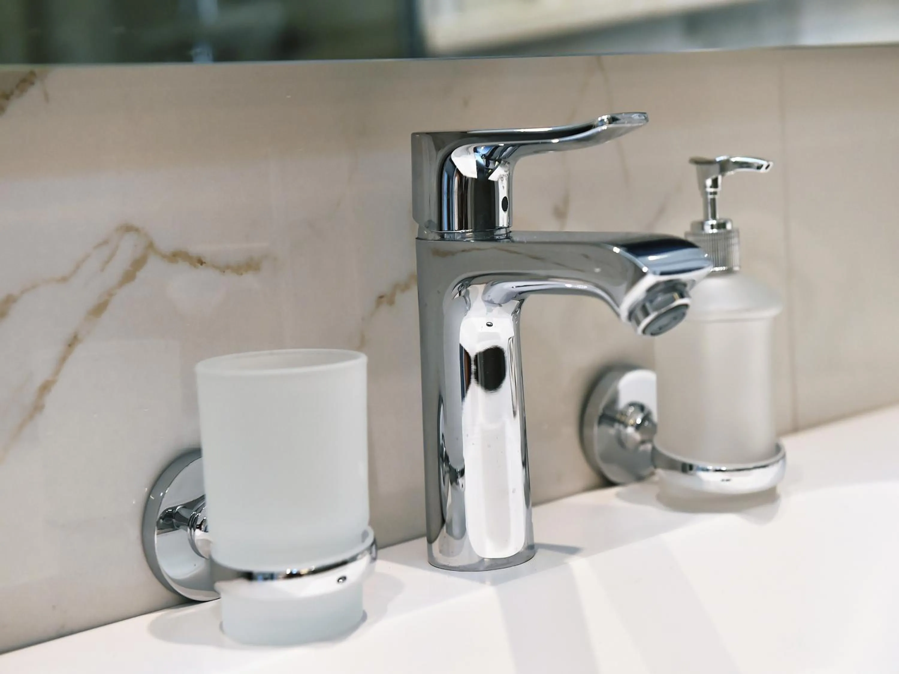 Shower in Apartments in Villa Ziza, rooftop swimming pool