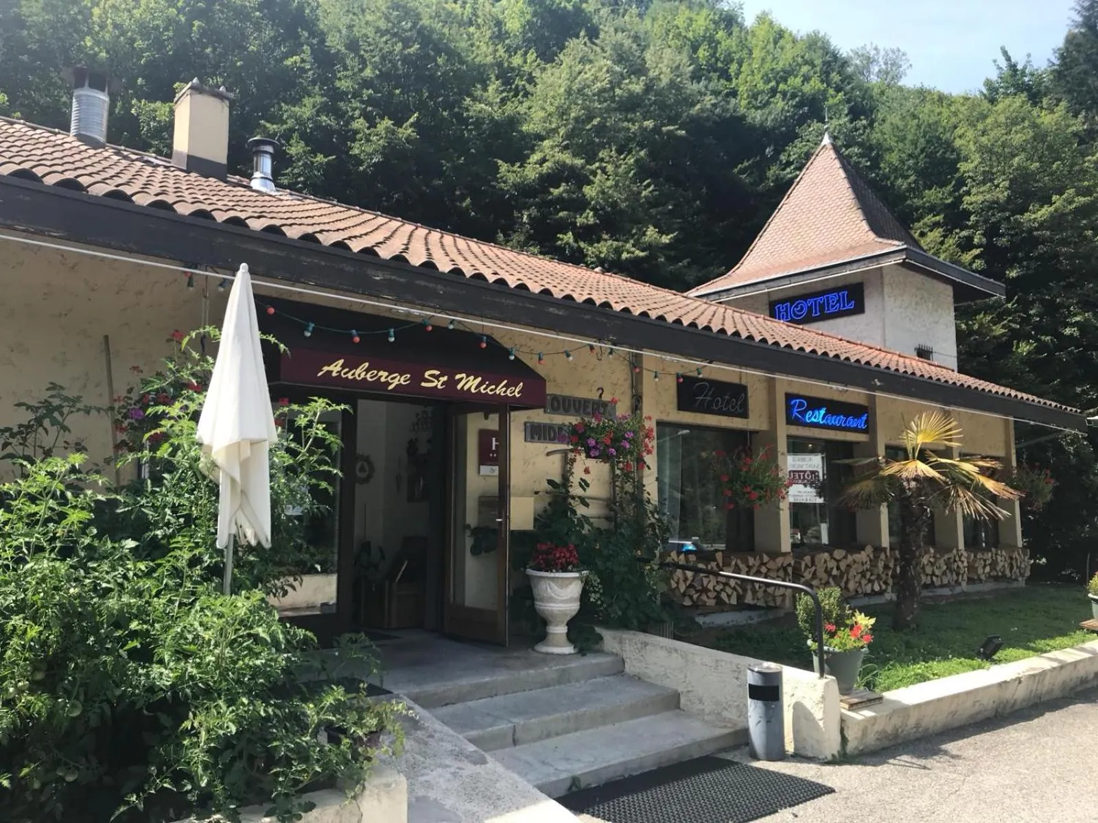 Property building in AUBERGE SAINT MICHEL