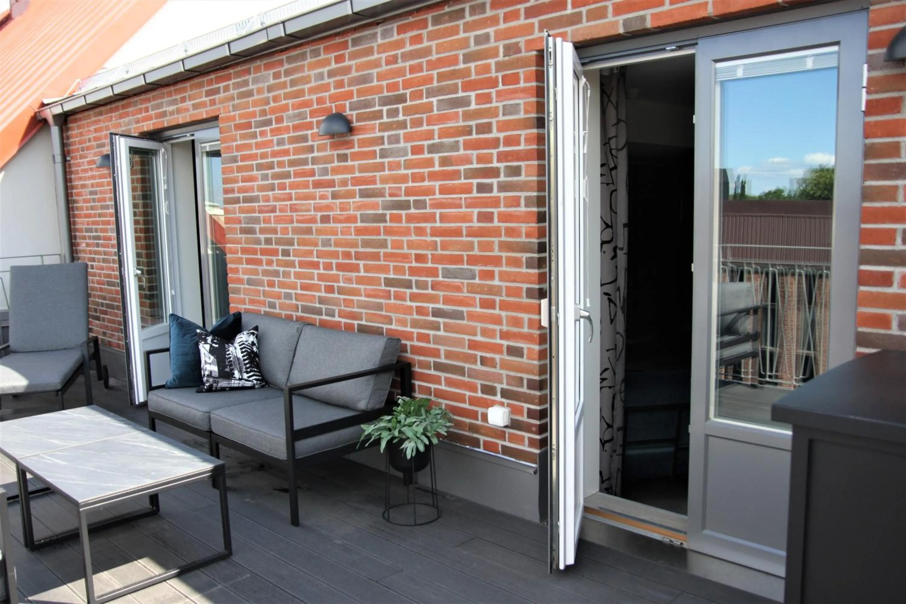 Patio in Sky Hotel City Apartments