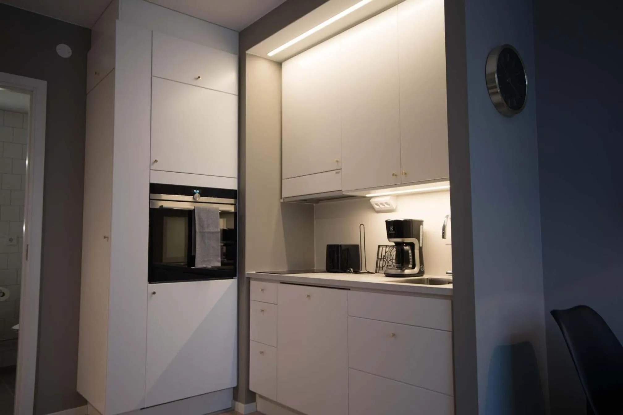 Kitchen or kitchenette in Sky Hotel City Apartments