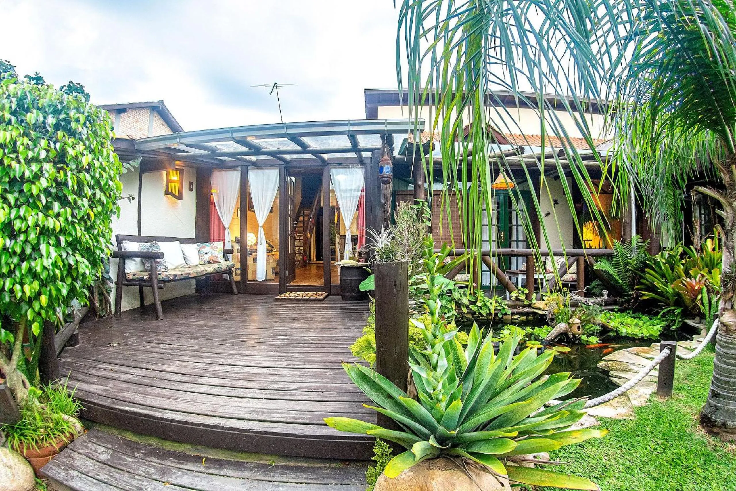 Garden view in Pousada Rosa da Praia - Praia do Rosa - SC