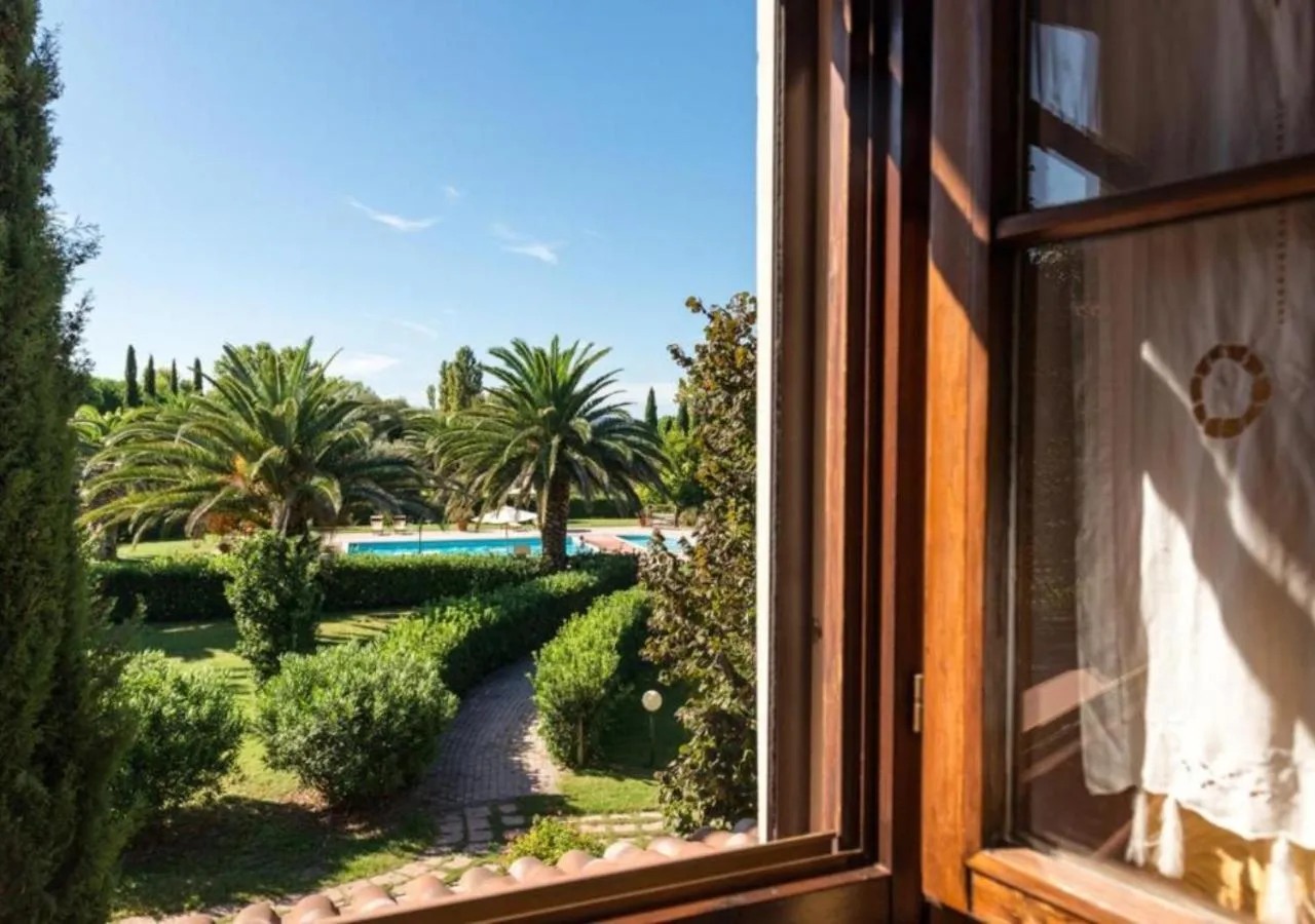 Garden view in Agriturismo Villa Toscana