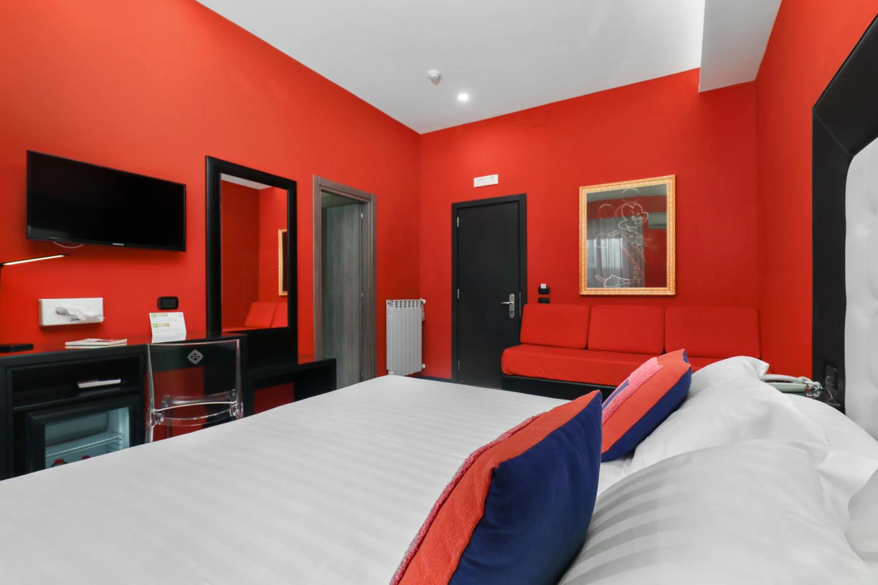 TV and multimedia, Bed in Reggia Suite Spa Hotel