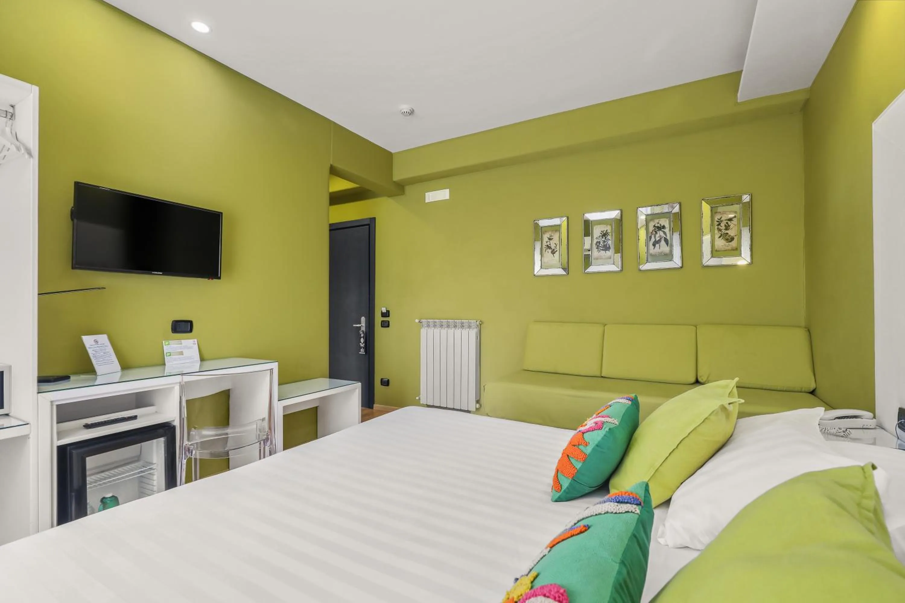 Bed in Reggia Suite Spa Hotel