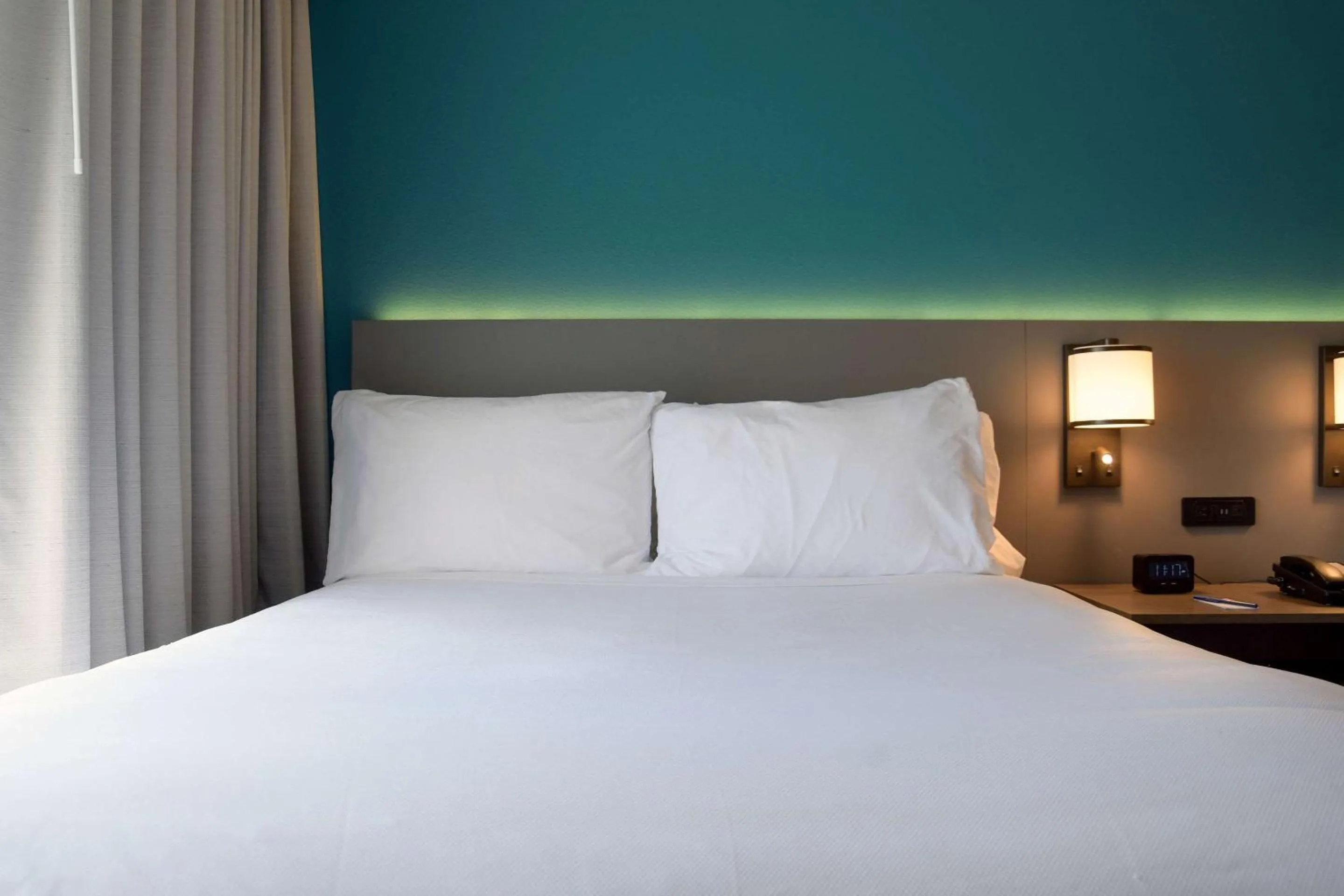 Bedroom, Bed in Comfort Inn & Suites NW Milwaukee