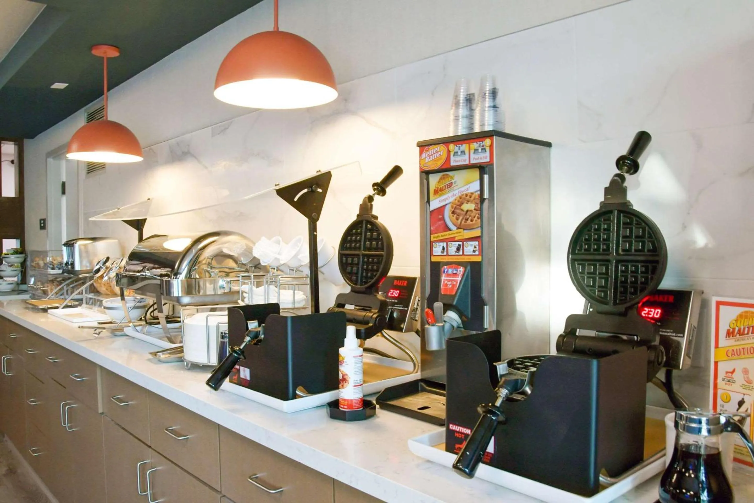 Breakfast in Comfort Inn & Suites NW Milwaukee