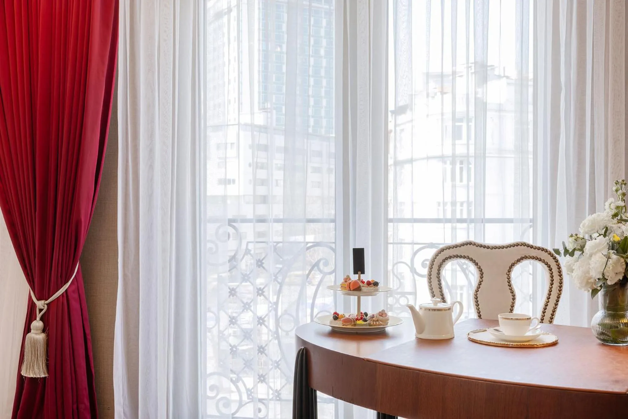 Seating area in CVK Park Bosphorus Hotel Istanbul