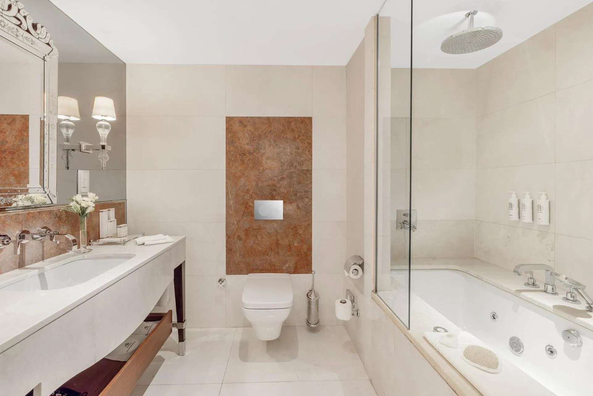 Shower in CVK Park Bosphorus Hotel Istanbul