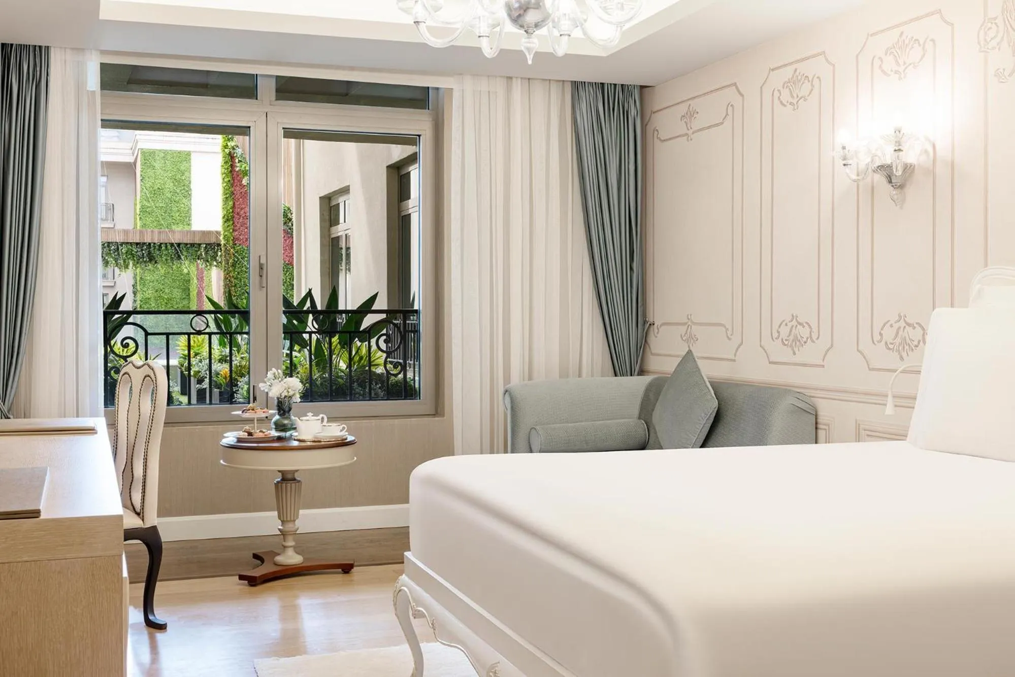 View (from property/room), Bed in CVK Park Bosphorus Hotel Istanbul