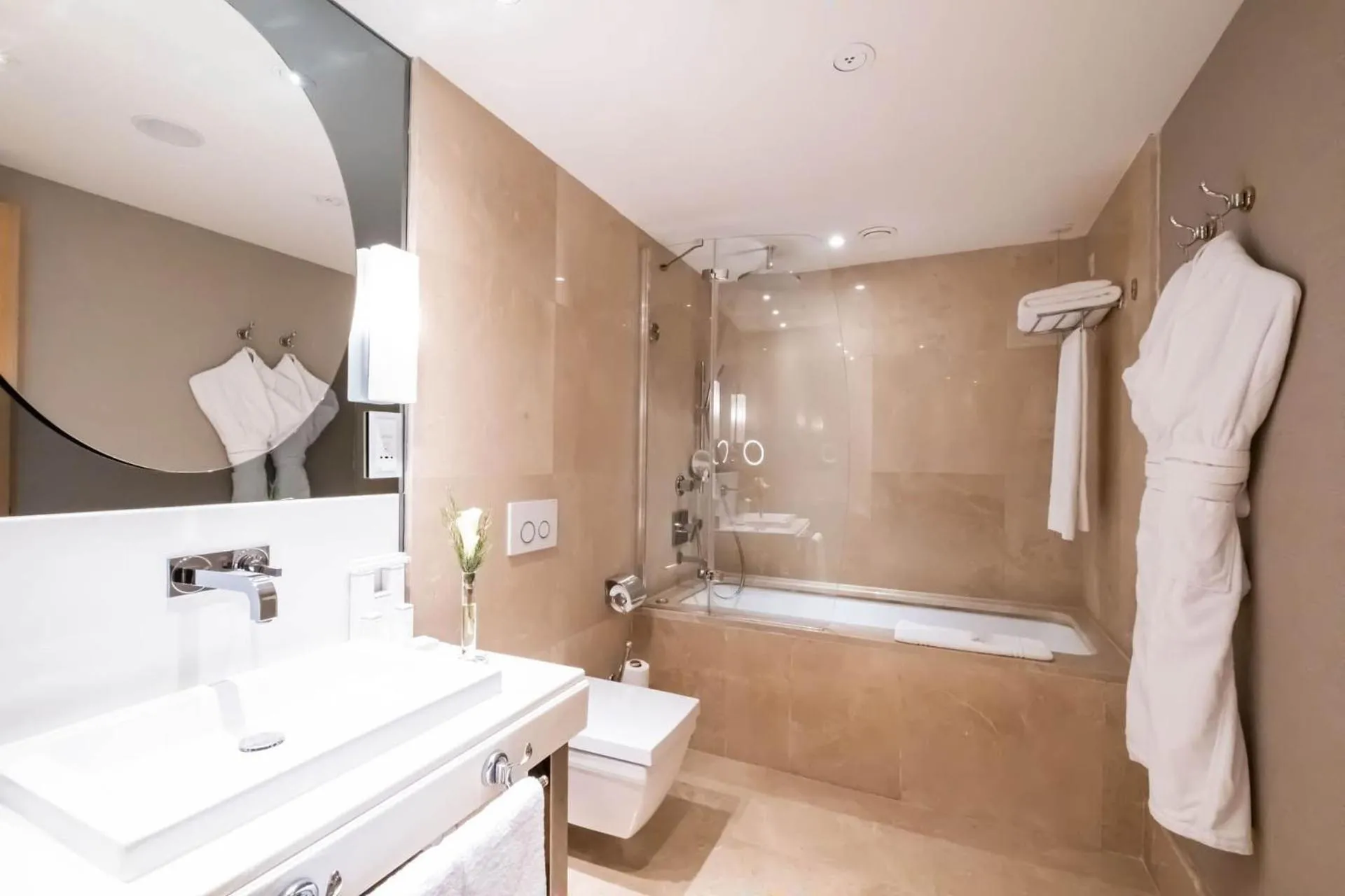 Shower in CVK Park Bosphorus Hotel Istanbul