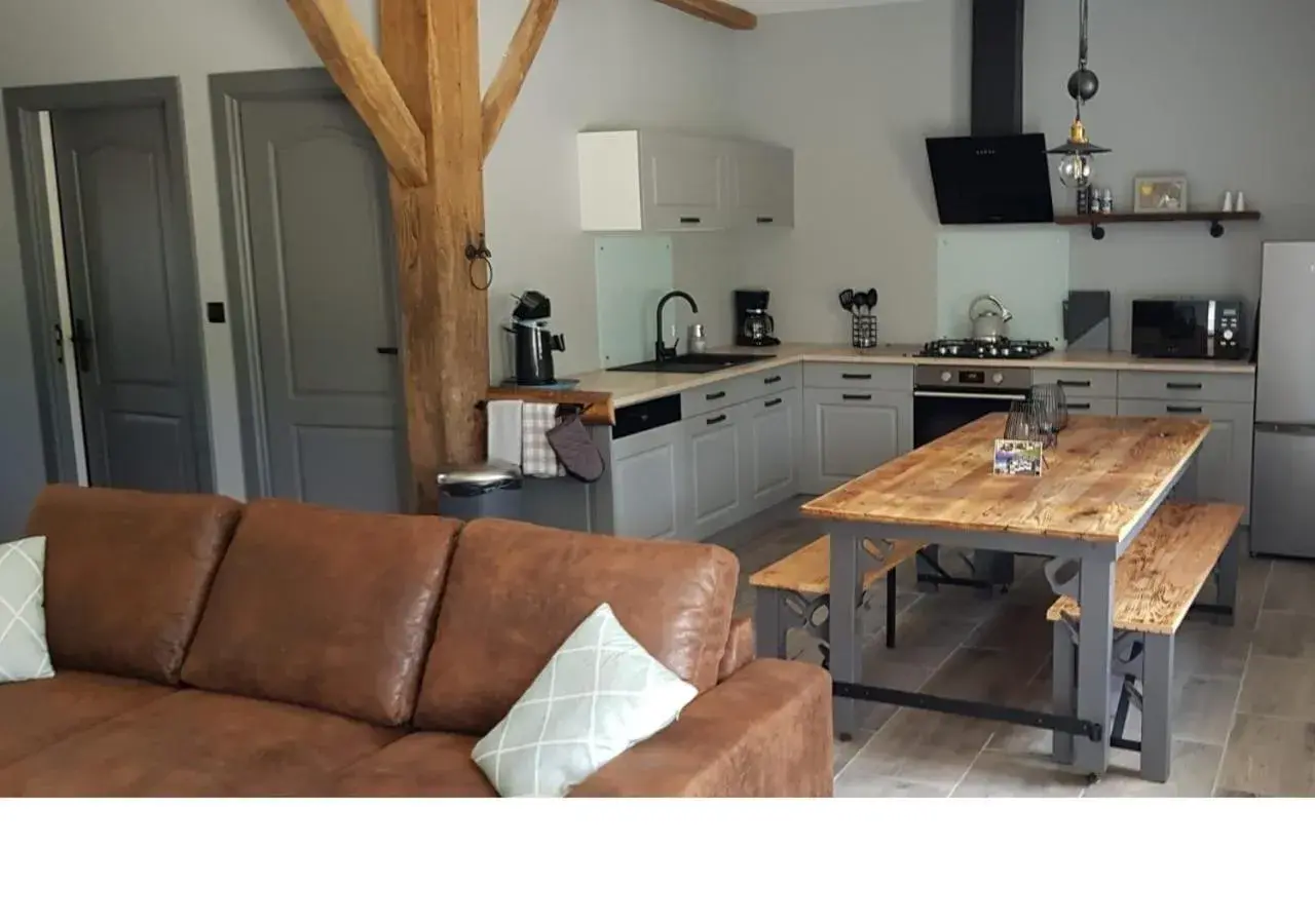 Two-Bedroom Apartment in Gites Le Grand Tornage holiday fun for the whole family Two-Bedroom Apartment in Gites Le Grand Tornage holiday fun for the whole family