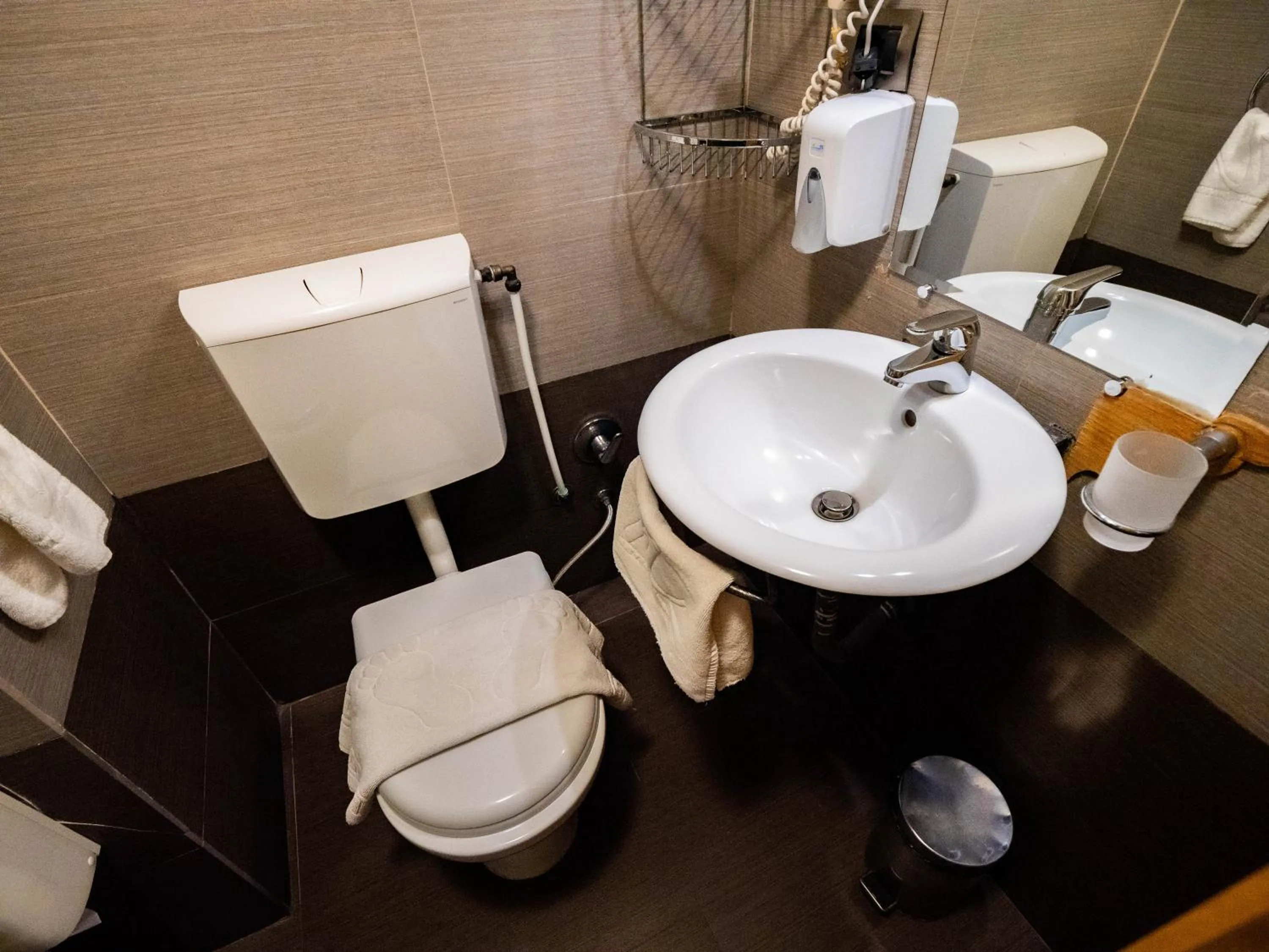 Toilet in Natyral Razma Resort