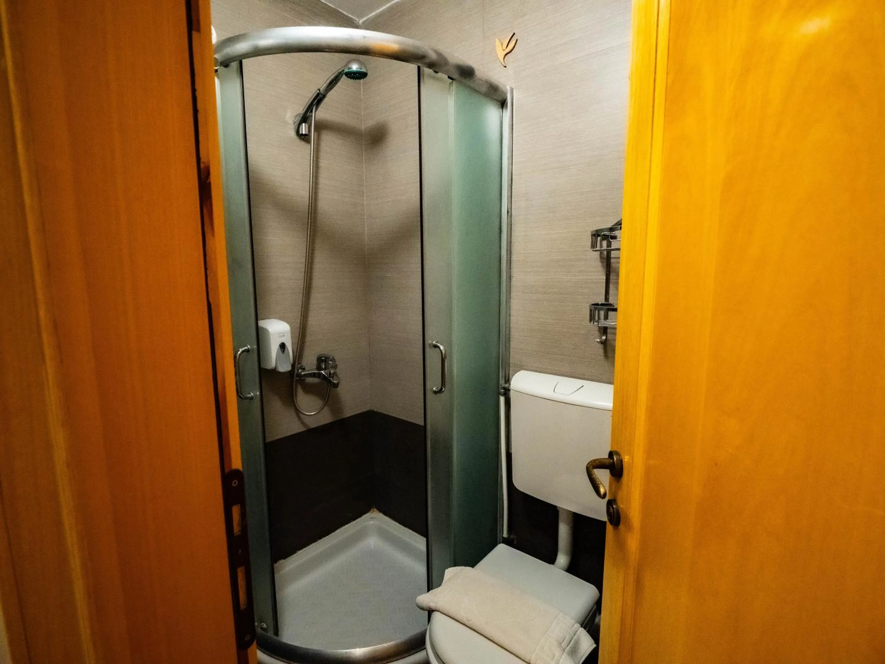 Shower in Natyral Razma Resort