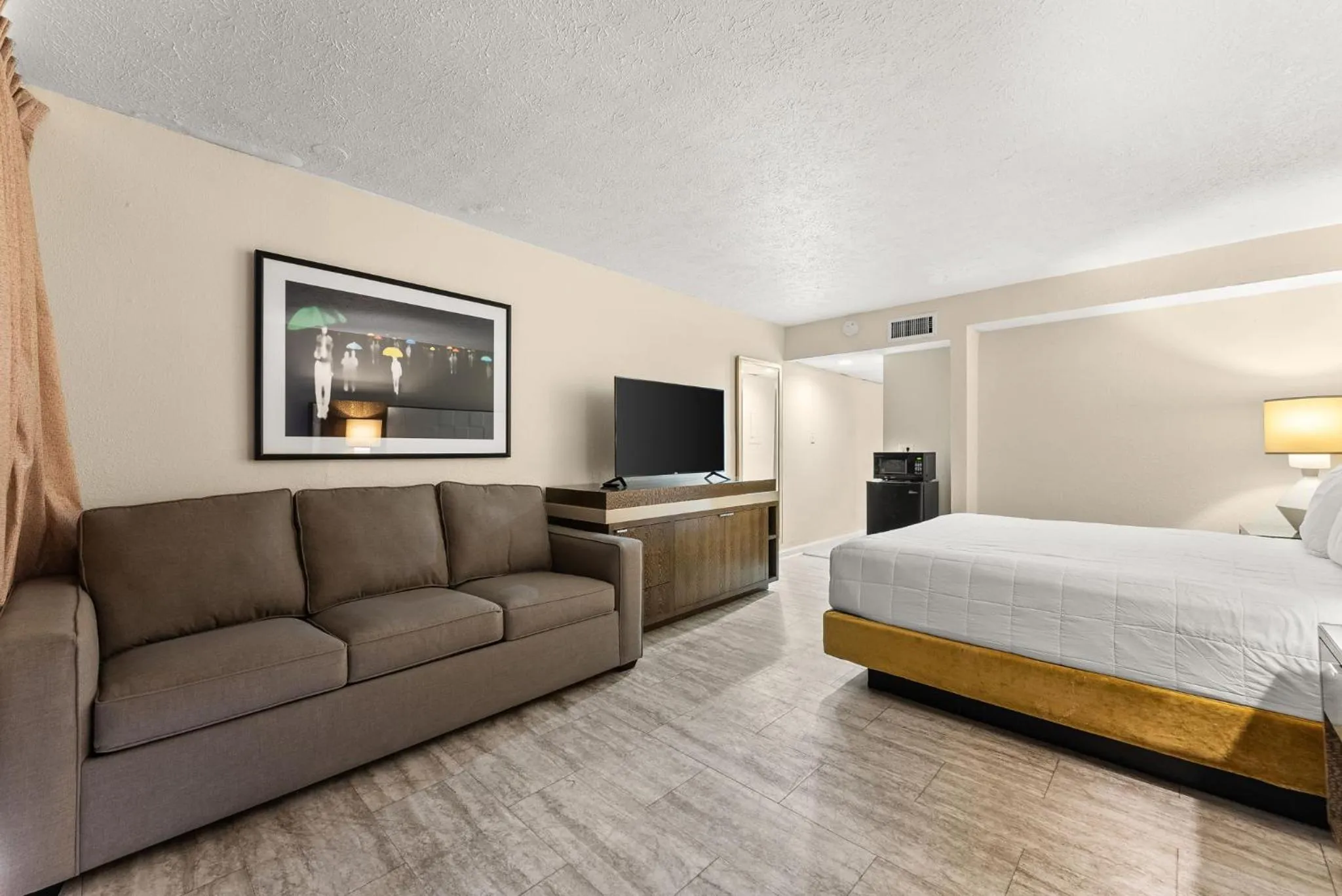 Bedroom, Bed in Seahaven Beach Hotel Panama City Beach