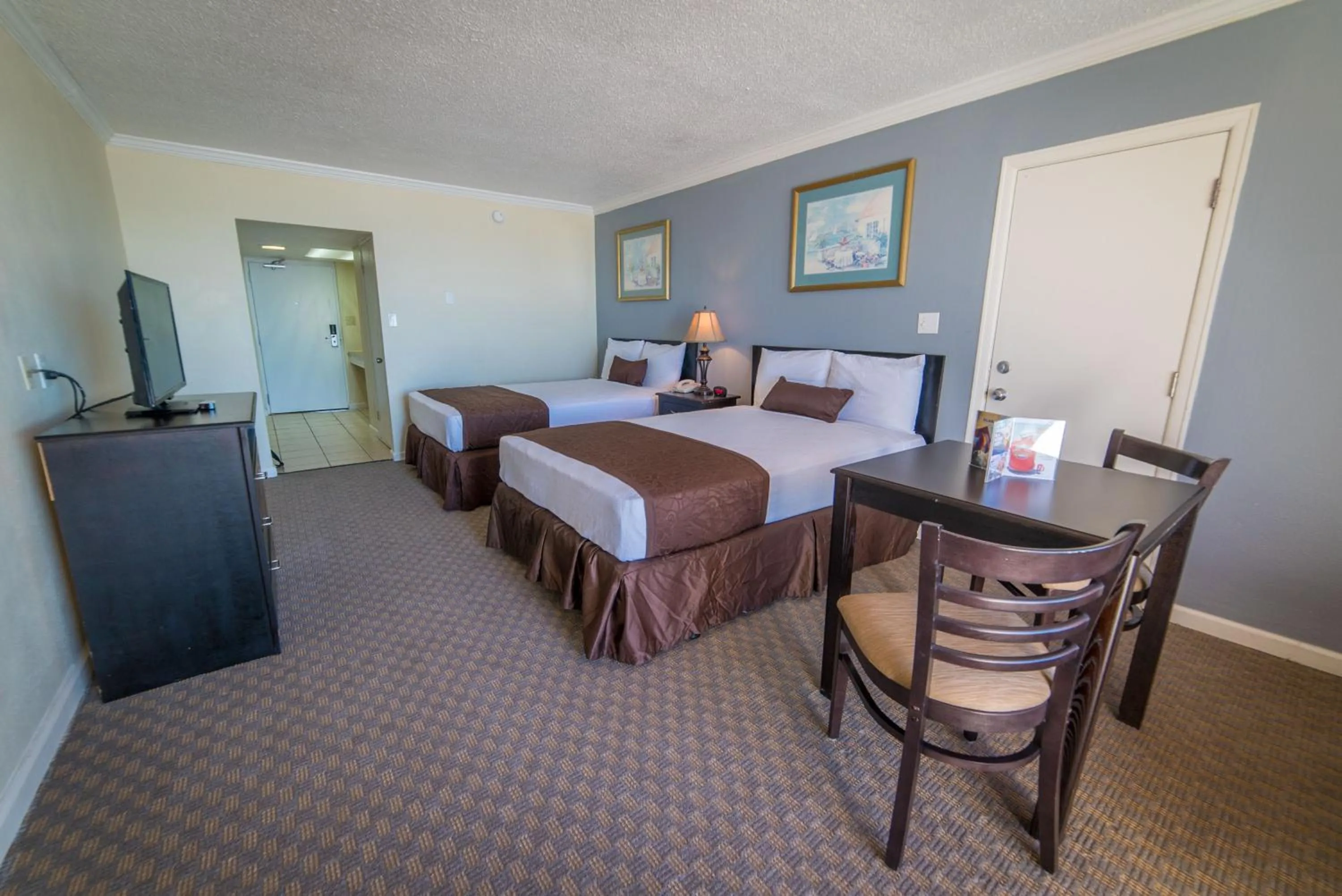 Photo of the whole room, Bed in Seahaven Beach Hotel Panama City Beach