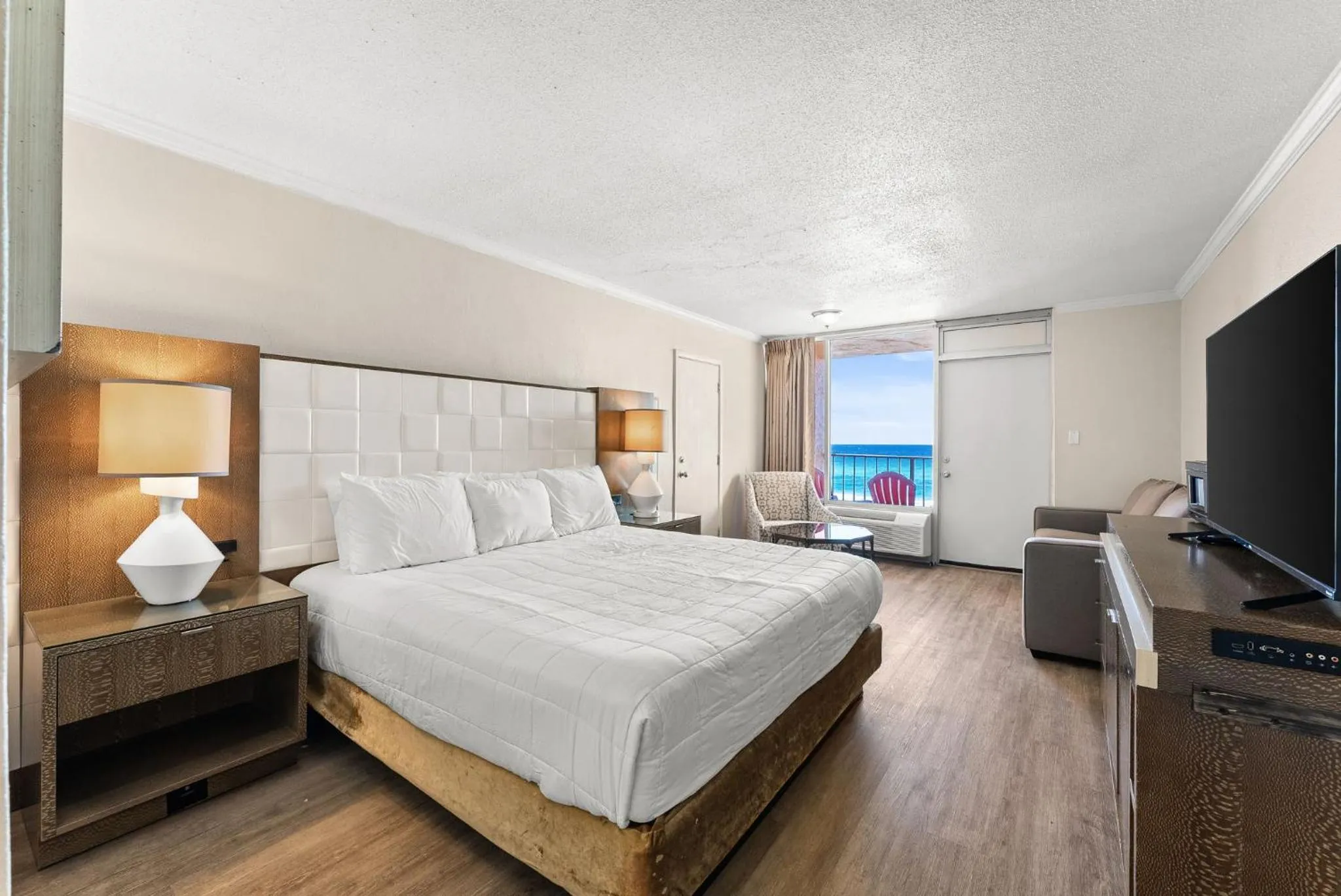 Bedroom, Bed in Seahaven Beach Hotel Panama City Beach