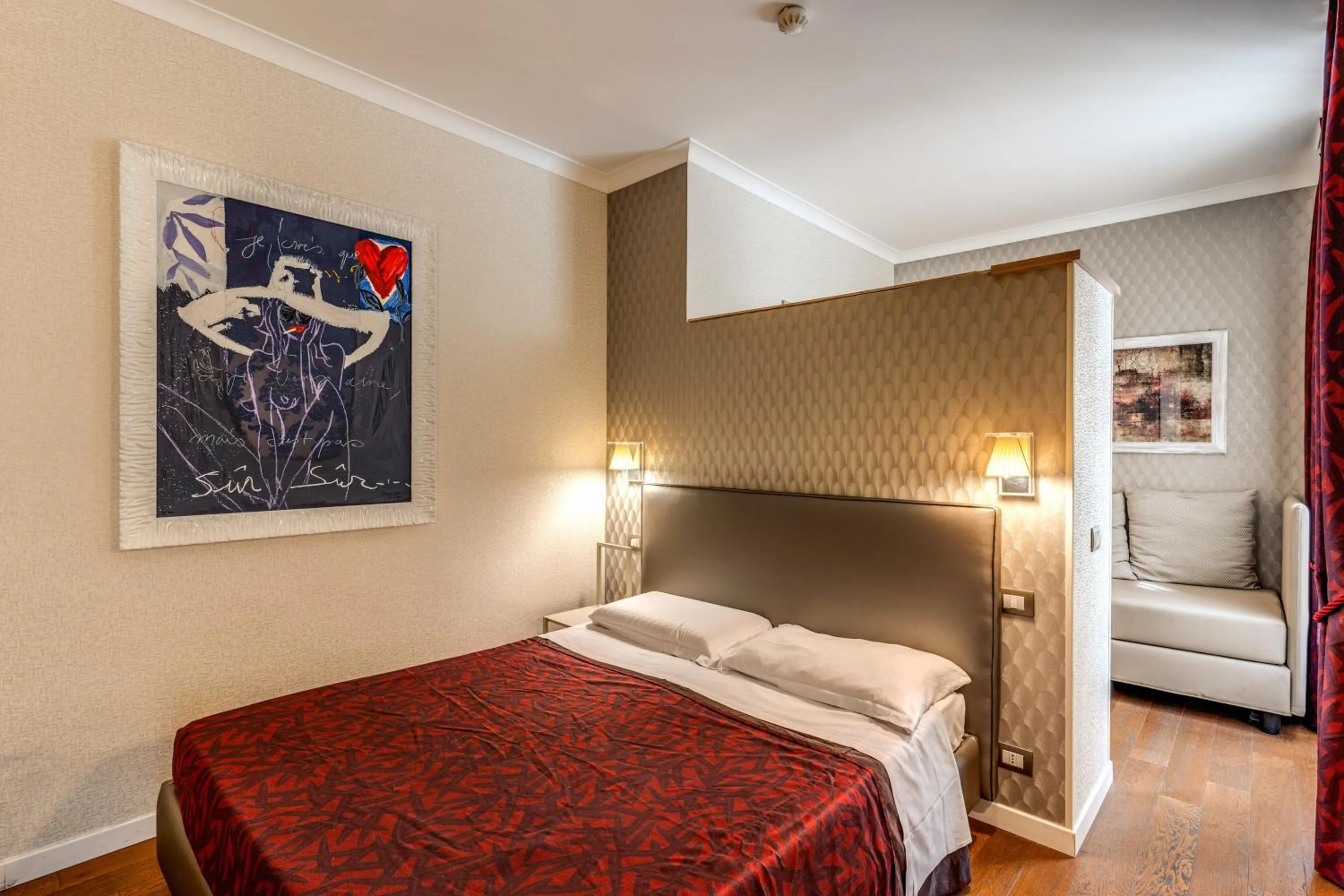 Bed in Boutique Rome Inn