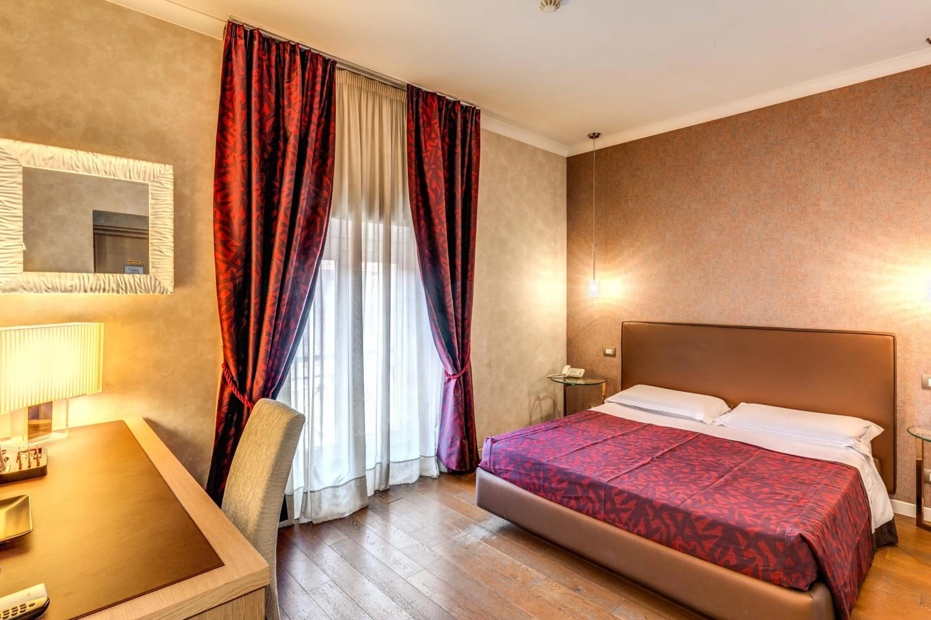 Bed in Boutique Rome Inn