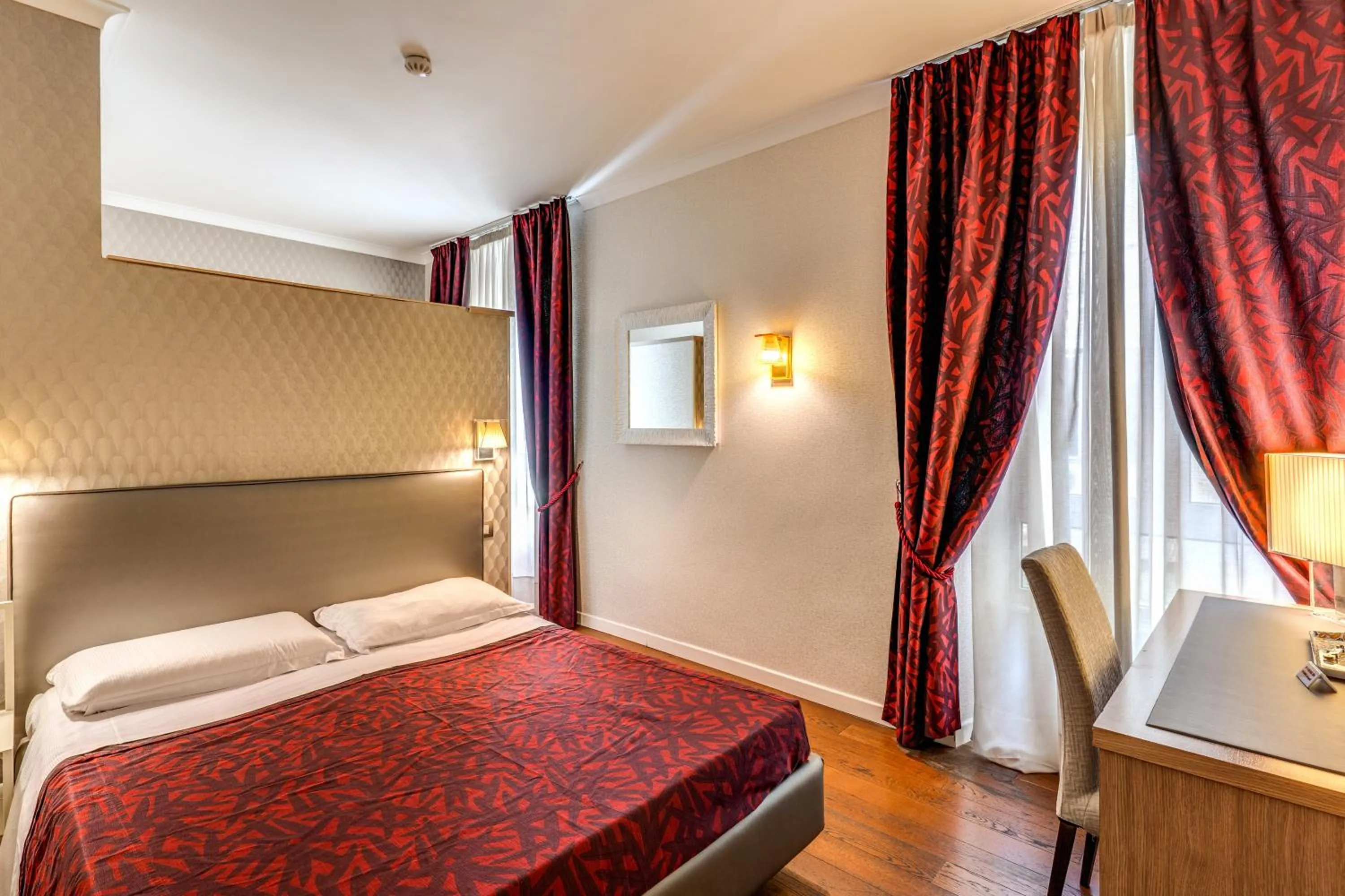 Bed in Boutique Rome Inn