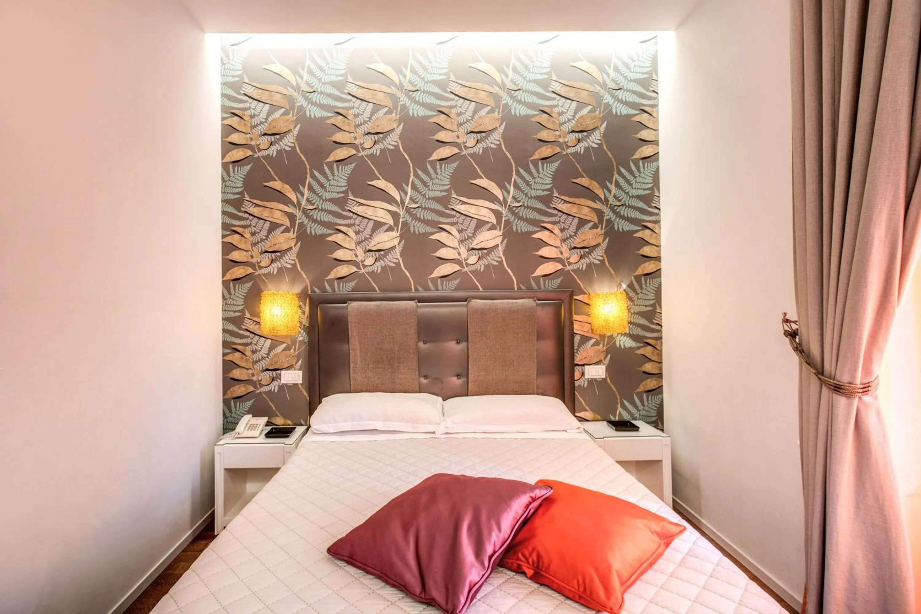 Bed in Boutique Rome Inn