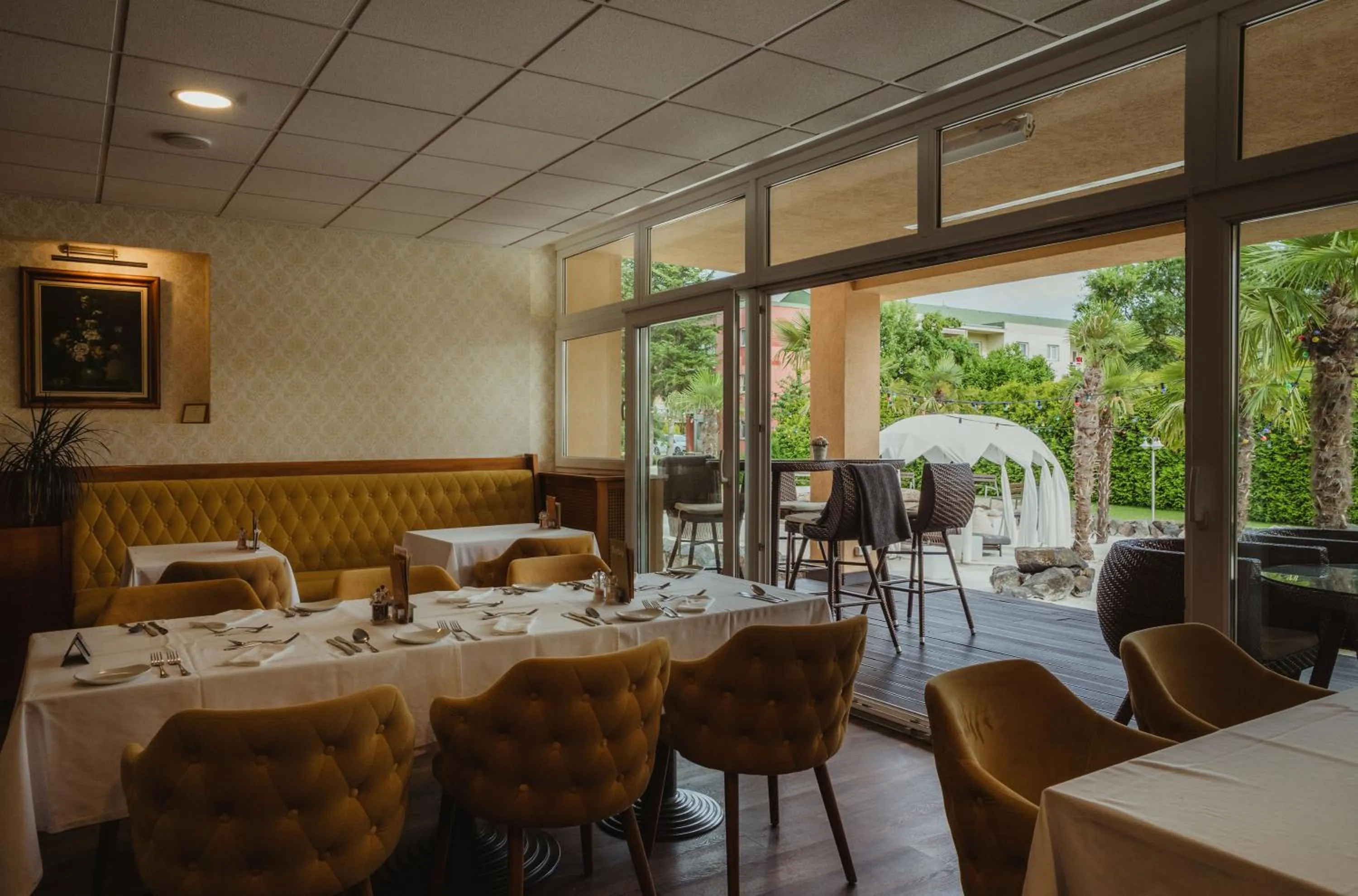 Restaurant/places to eat in Belenus Thermalhotel superior