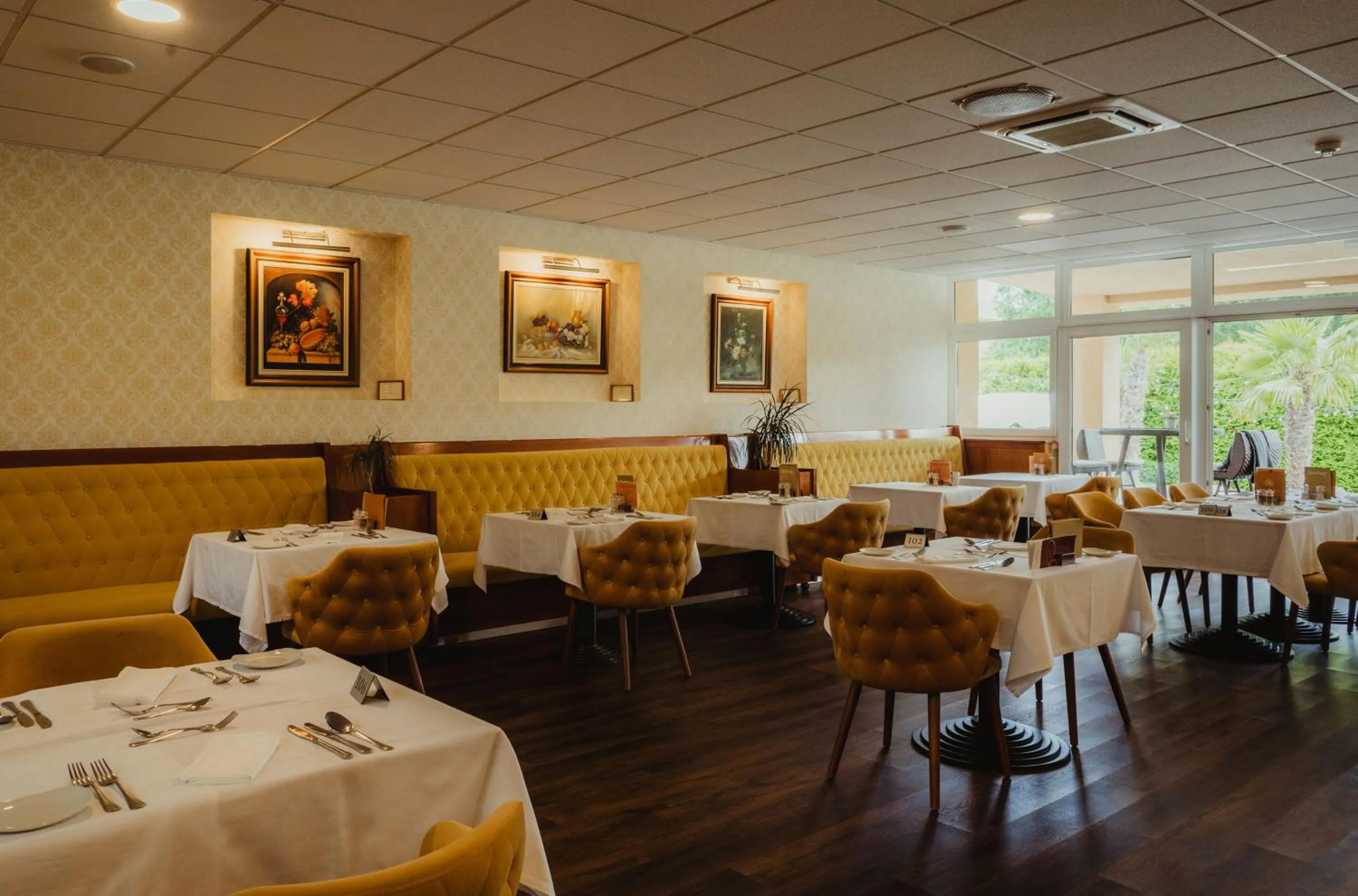 Restaurant/places to eat in Belenus Thermalhotel superior