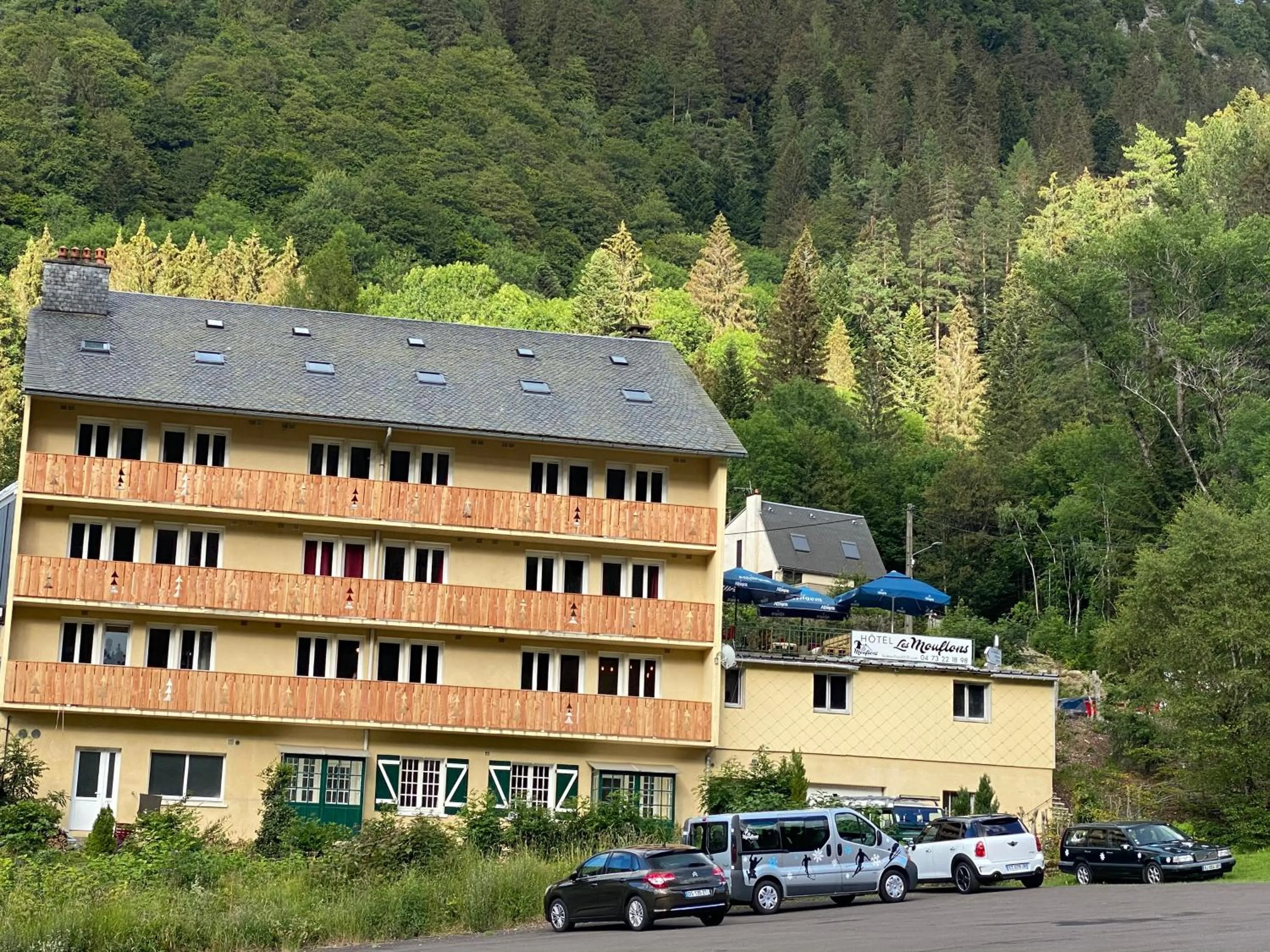 Property building in Hôtel Les Mouflons