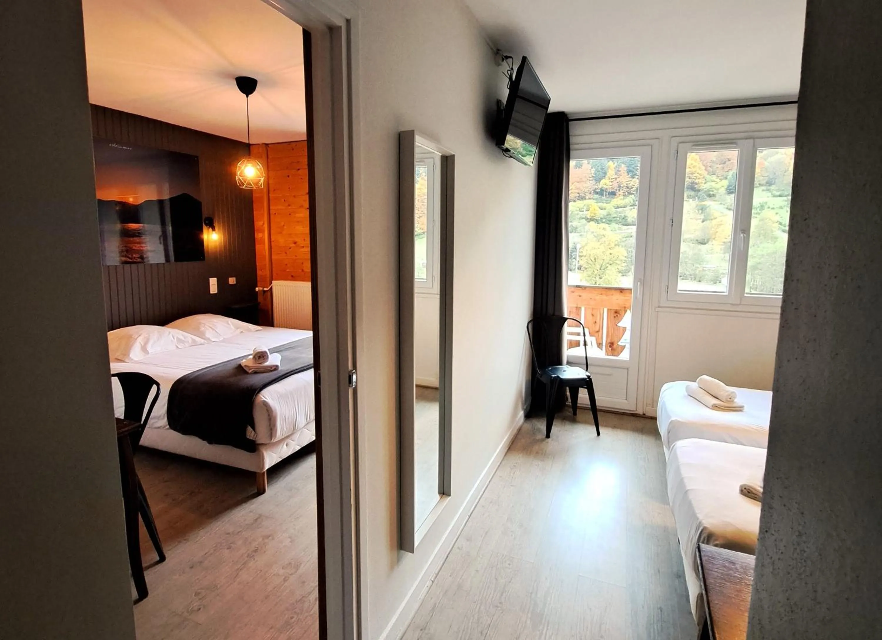 Bed in Hôtel Les Mouflons