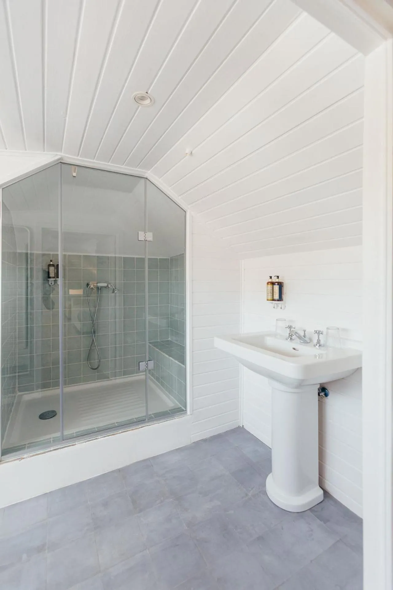 Bathroom in LEGASEA - Cascais Guesthouse