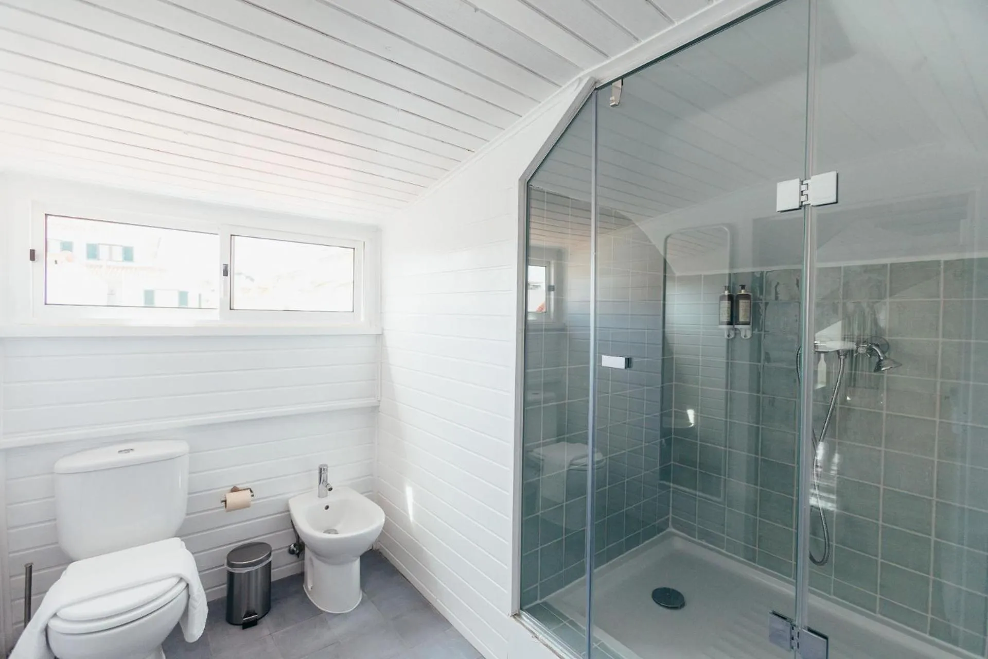 Shower in LEGASEA - Cascais Guesthouse