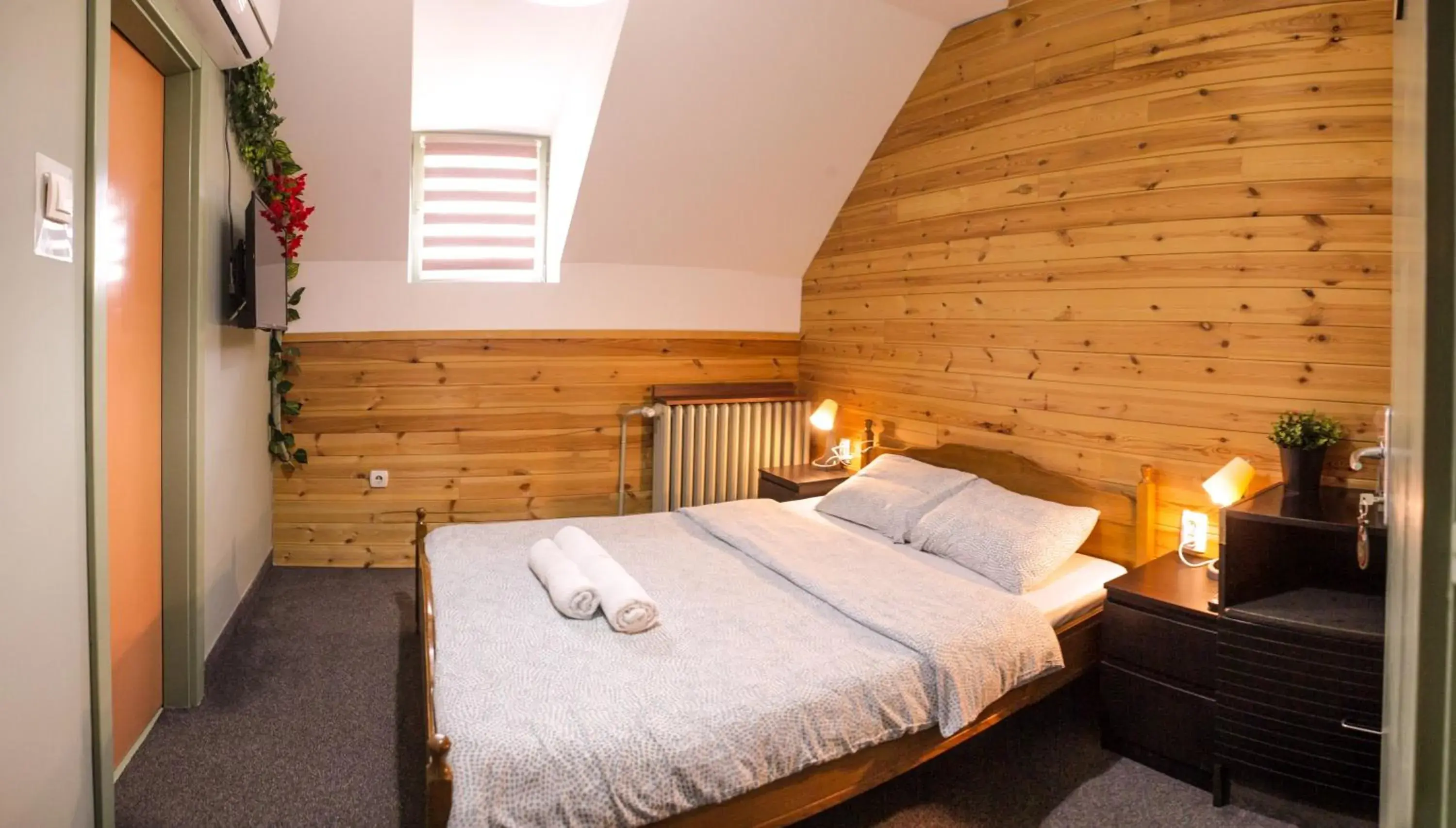 Double Room with Private Bathroom in Gorski vrt Double Room with Private Bathroom in Gorski vrt