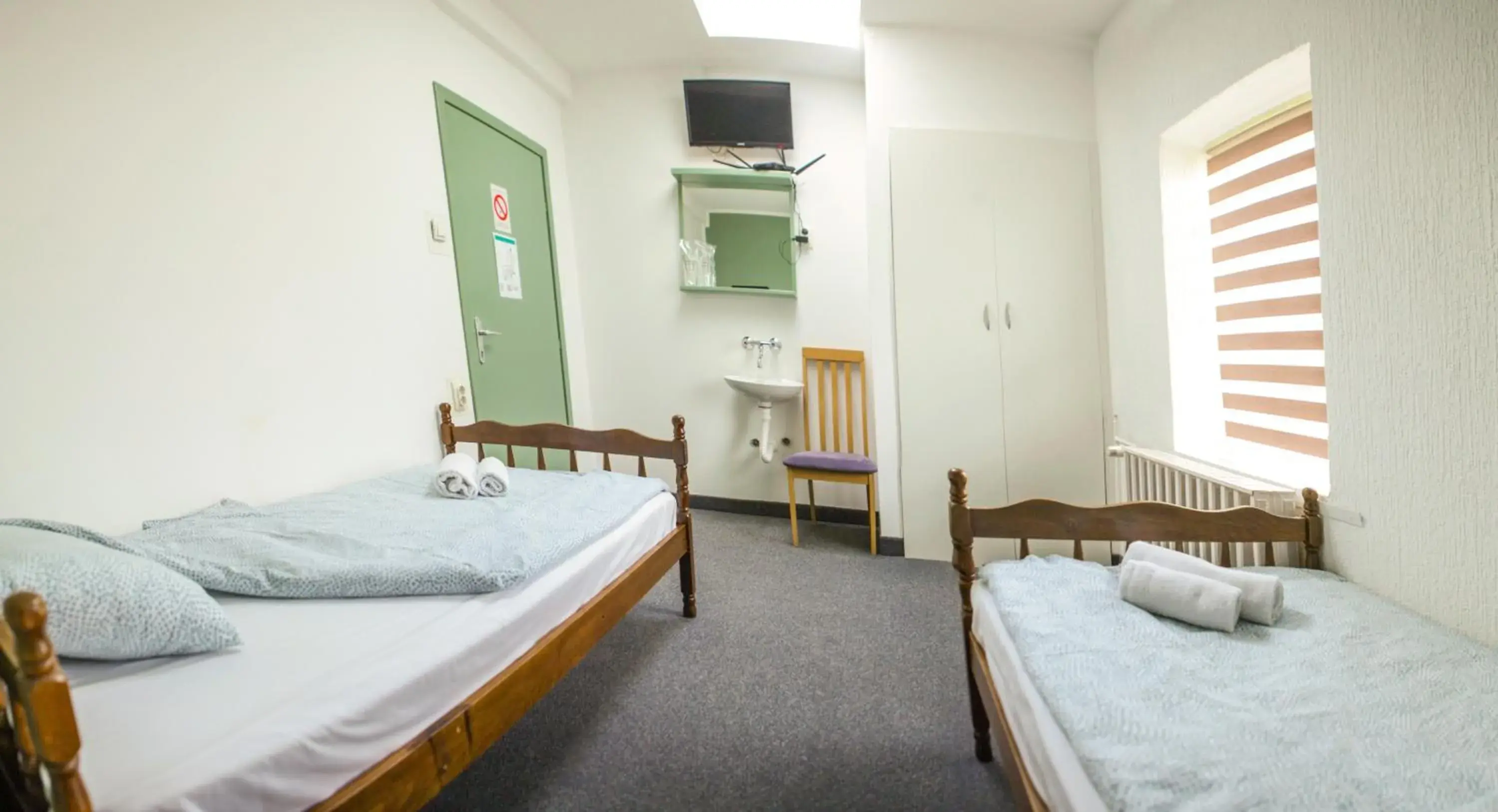 Twin Room with Shared Bathroom in Gorski vrt Twin Room with Shared Bathroom in Gorski vrt