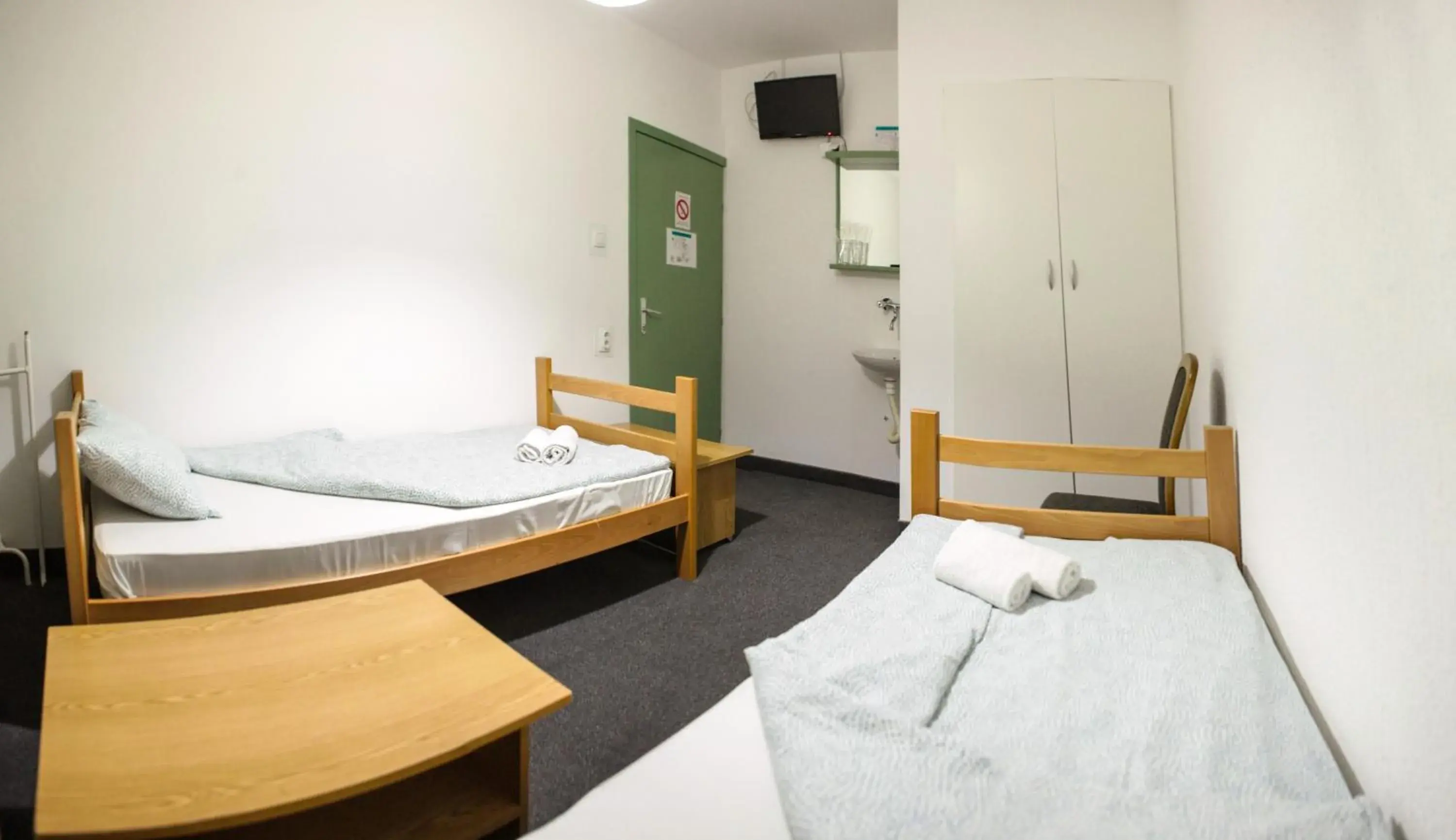 Twin Room with Shared Toilet in Gorski vrt Twin Room with Shared Toilet in Gorski vrt