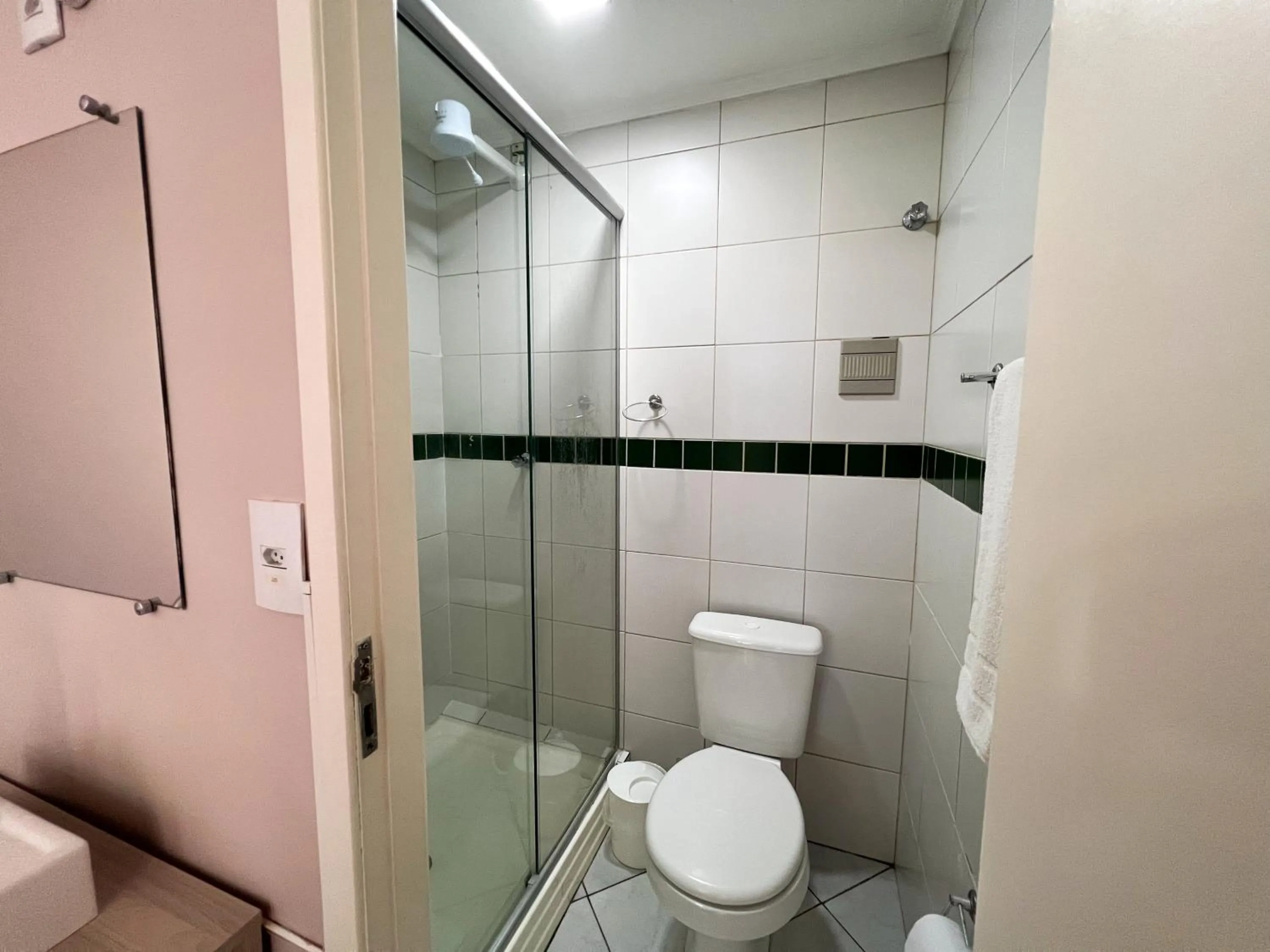 Shower in Hotel Villa Souza Ltda