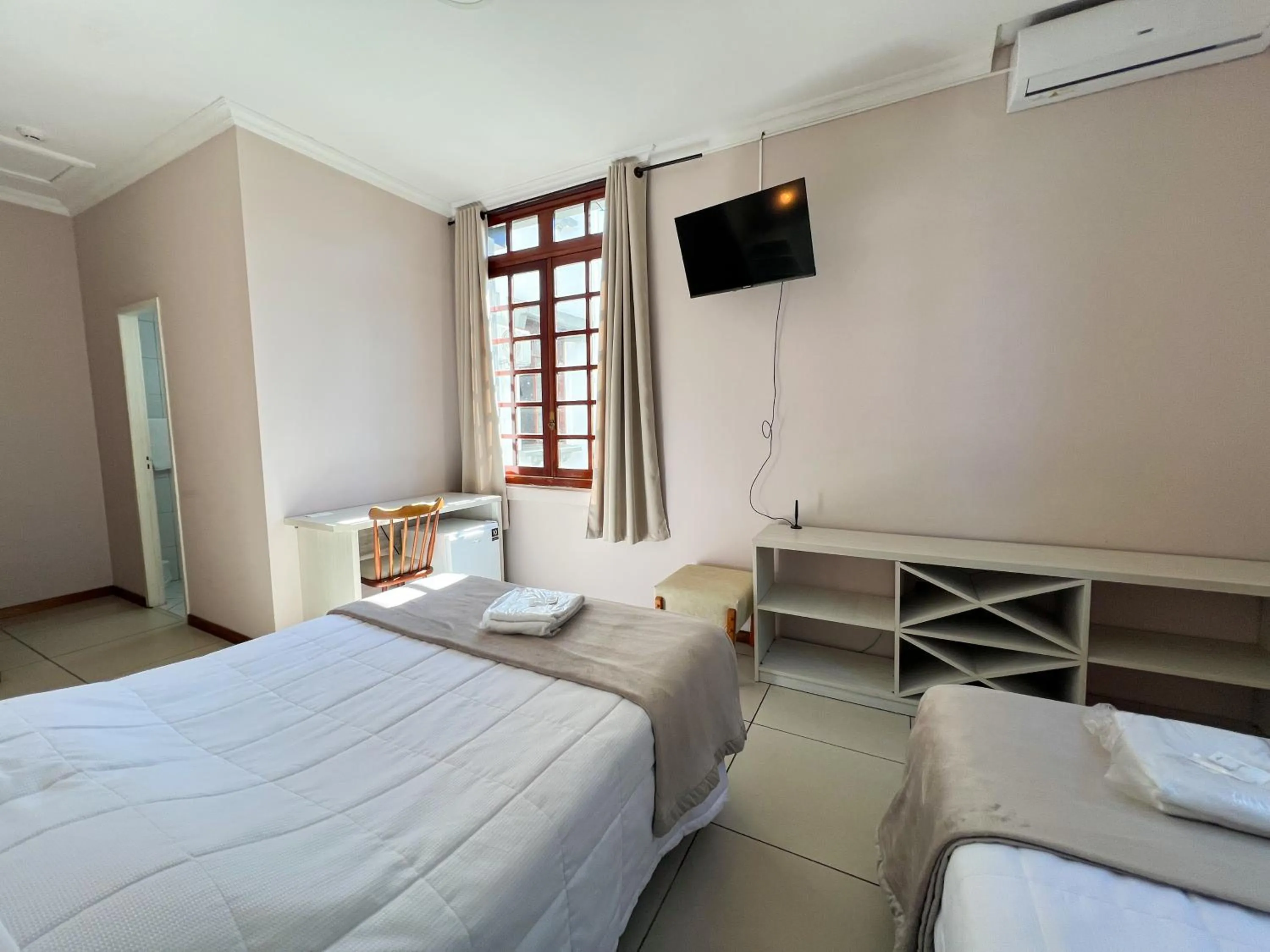 Bedroom, Bed in Hotel Villa Souza Ltda