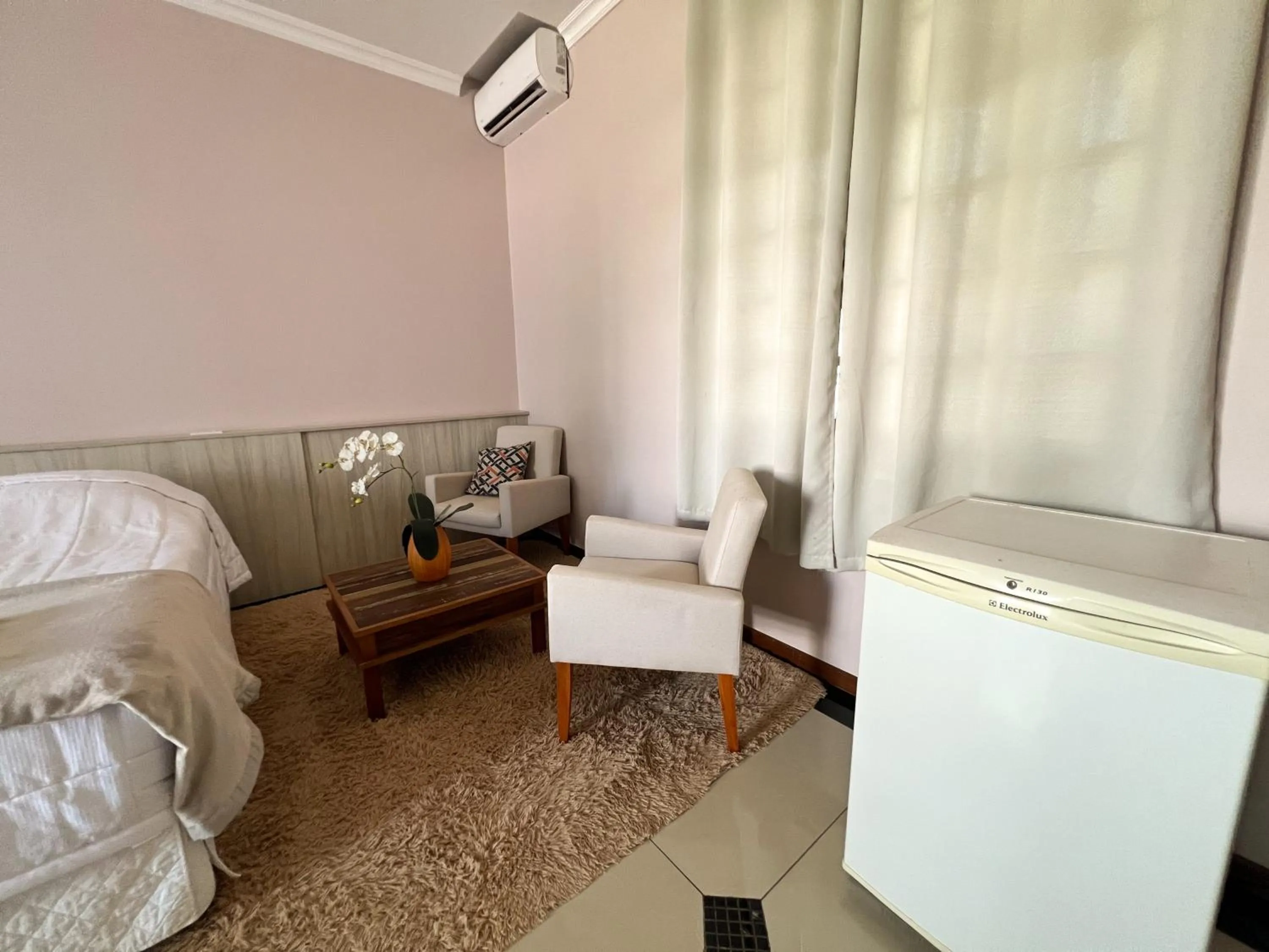 Photo of the whole room, Bed in Hotel Villa Souza Ltda