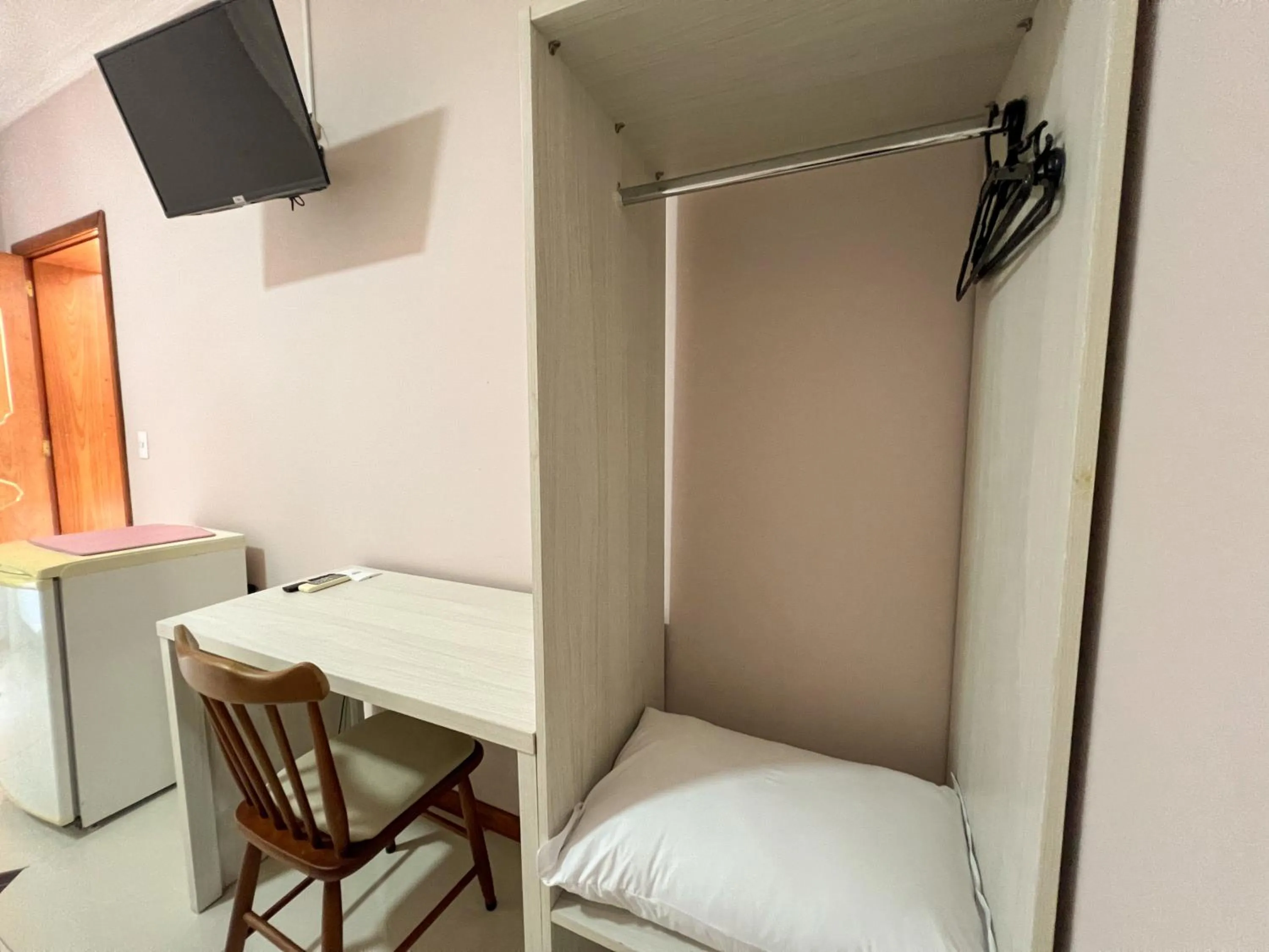 TV and multimedia in Hotel Villa Souza Ltda