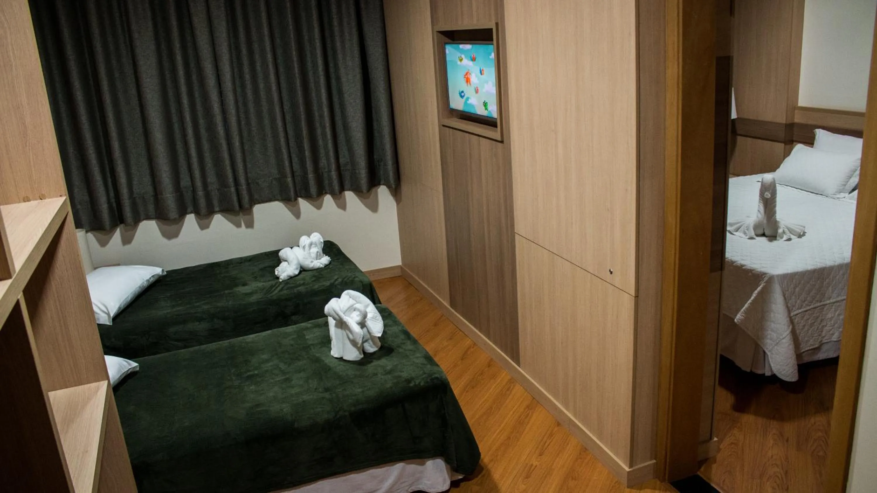 Family, Bed in Grande Hotel Guarapuava