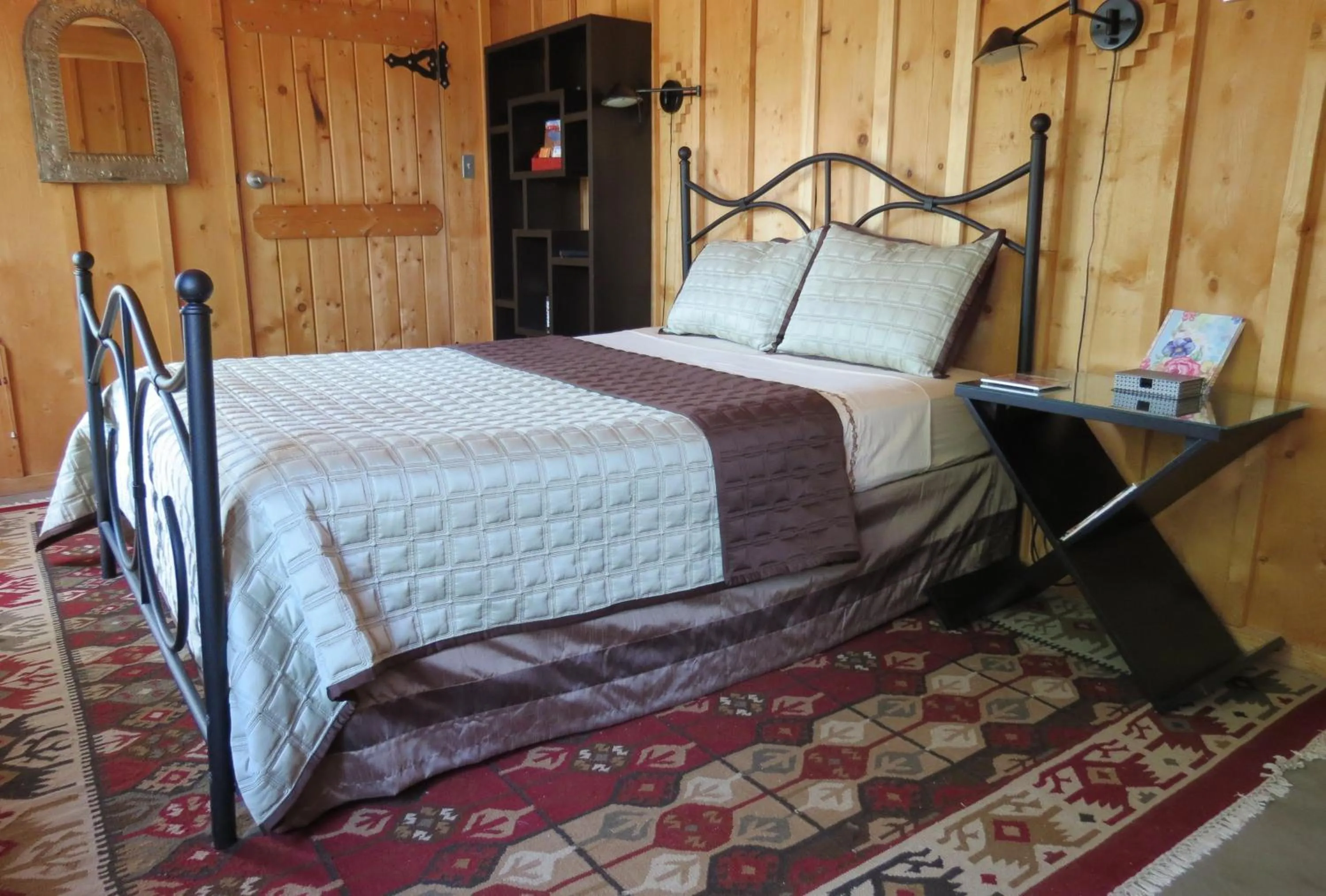 Bed in Silver River Adobe Inn Bed and Breakfast