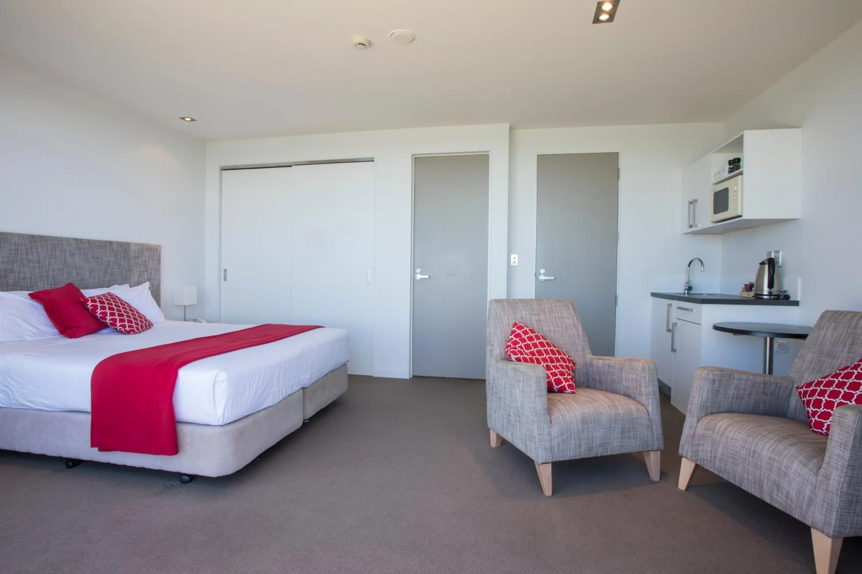 Kitchen or kitchenette, Bed in Doubtless Bay Villas