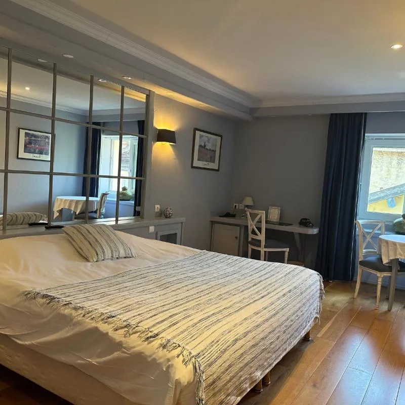 Bed in LE SOLEIL D'OR