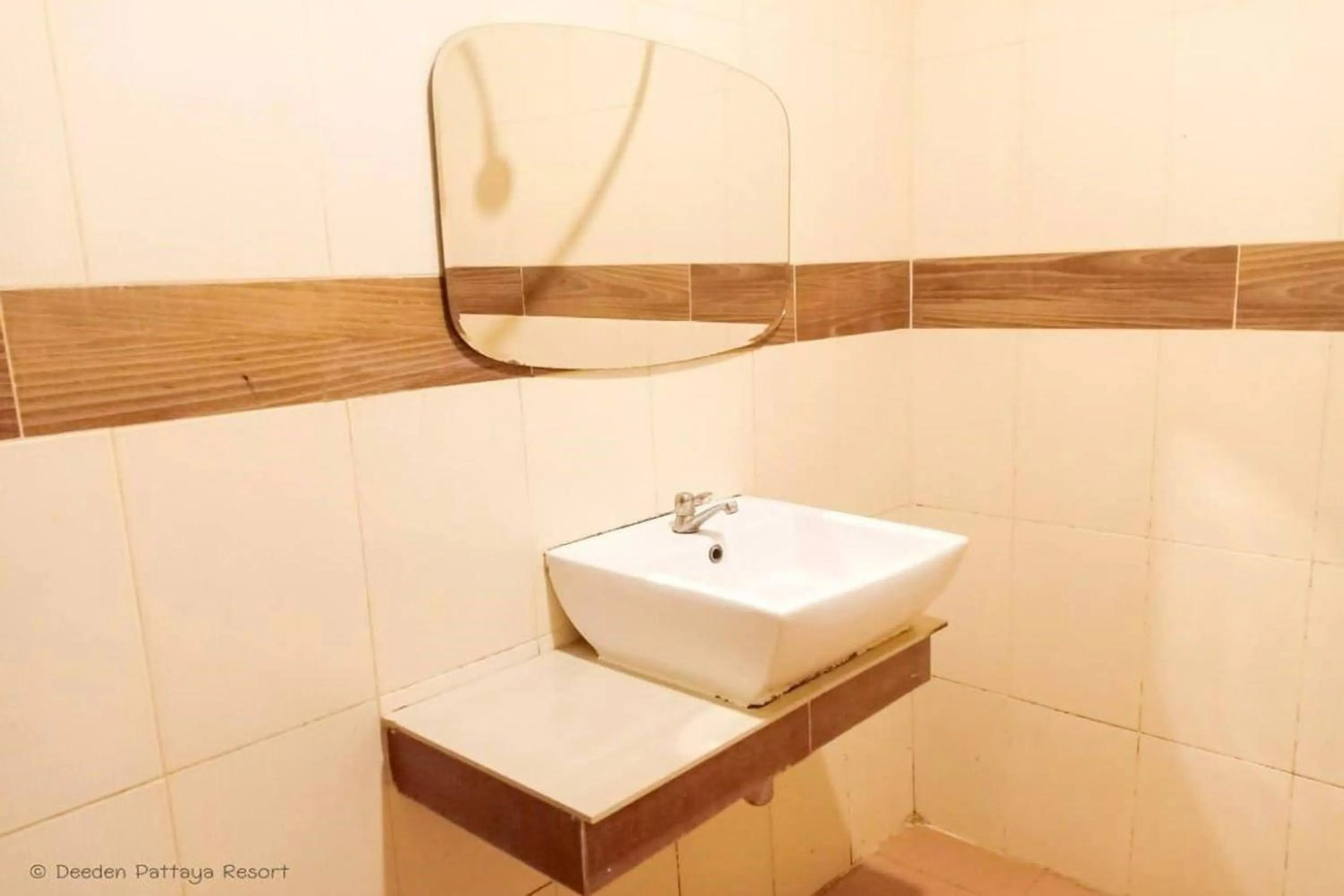 Bathroom in Deeden Pattaya Resort