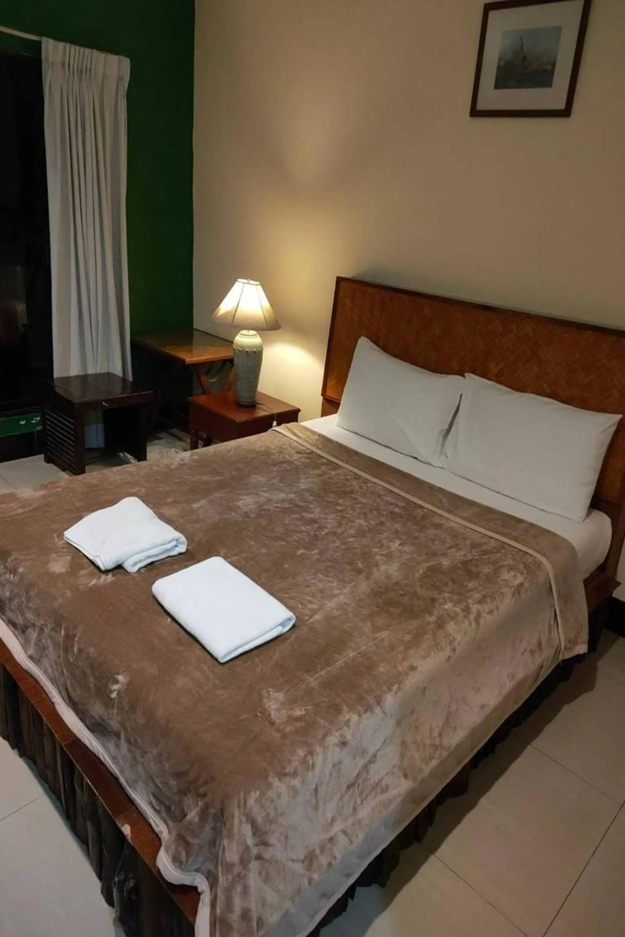 Bedroom, Bed in Deeden Pattaya Resort