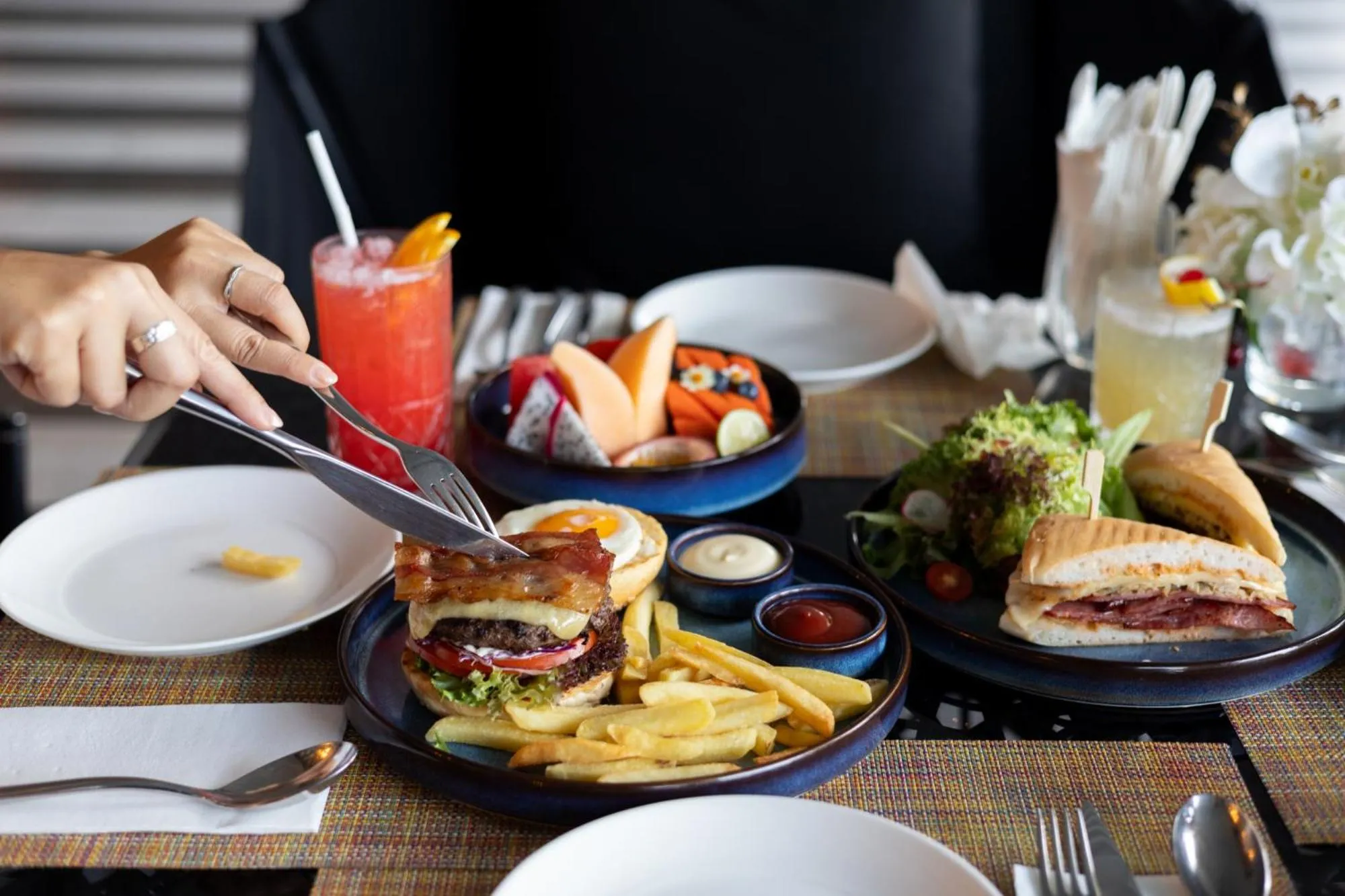 Restaurant/places to eat in DoubleTree by Hilton Sukhumvit Bangkok