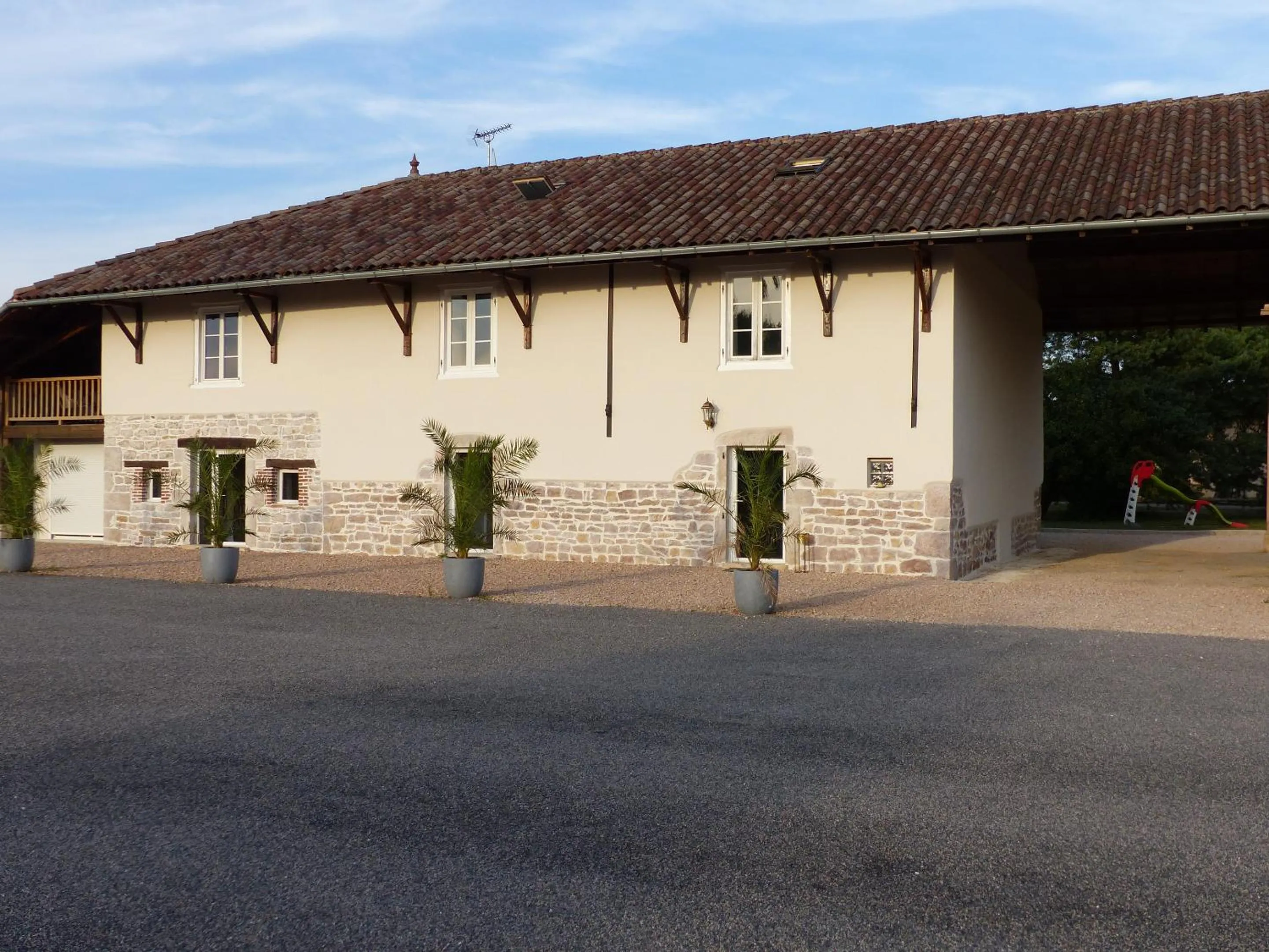 Property building in Gites Domaine de la Rochere