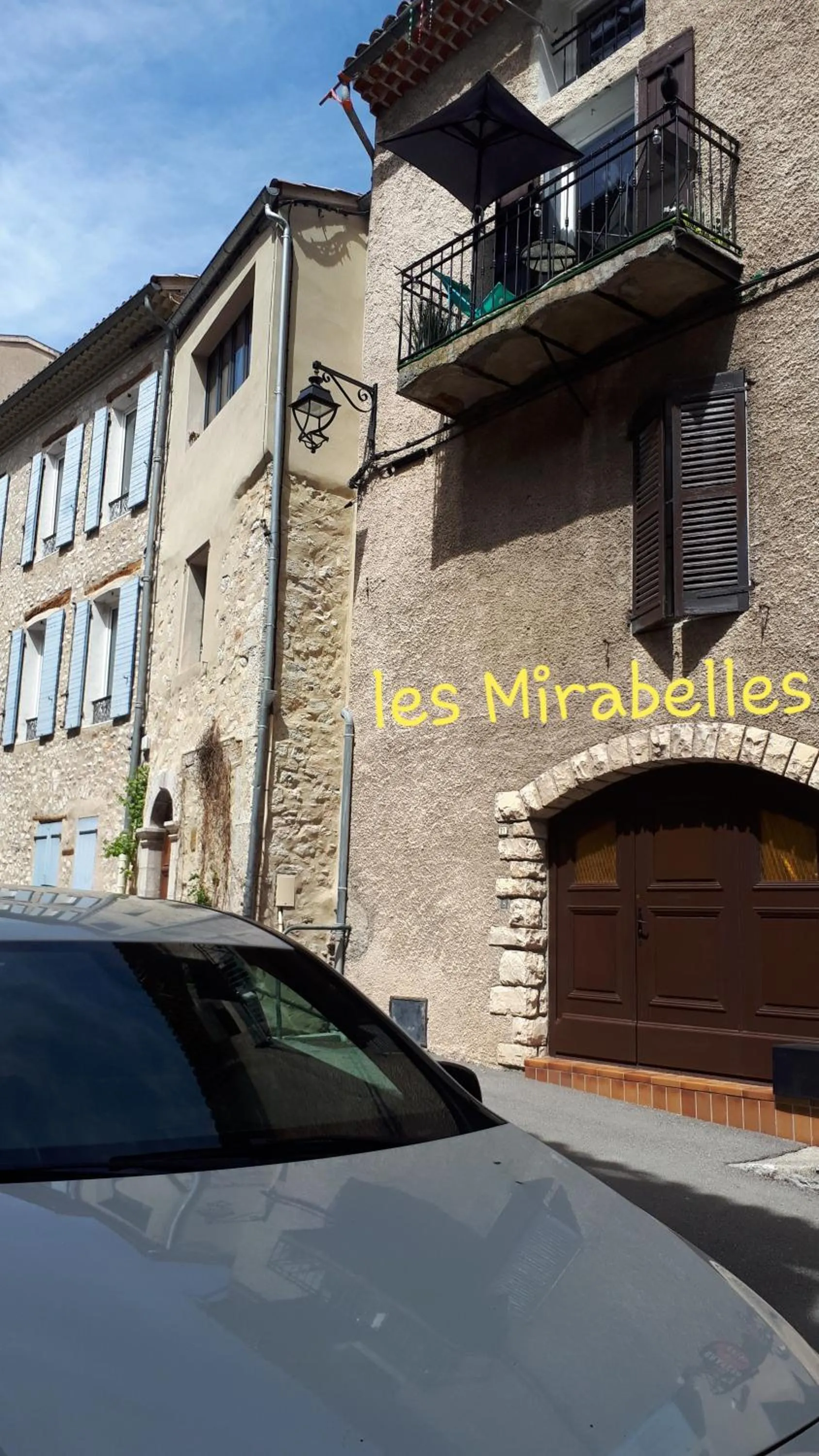 Facade/entrance in Les MIRABELLES chambres d'hôtes