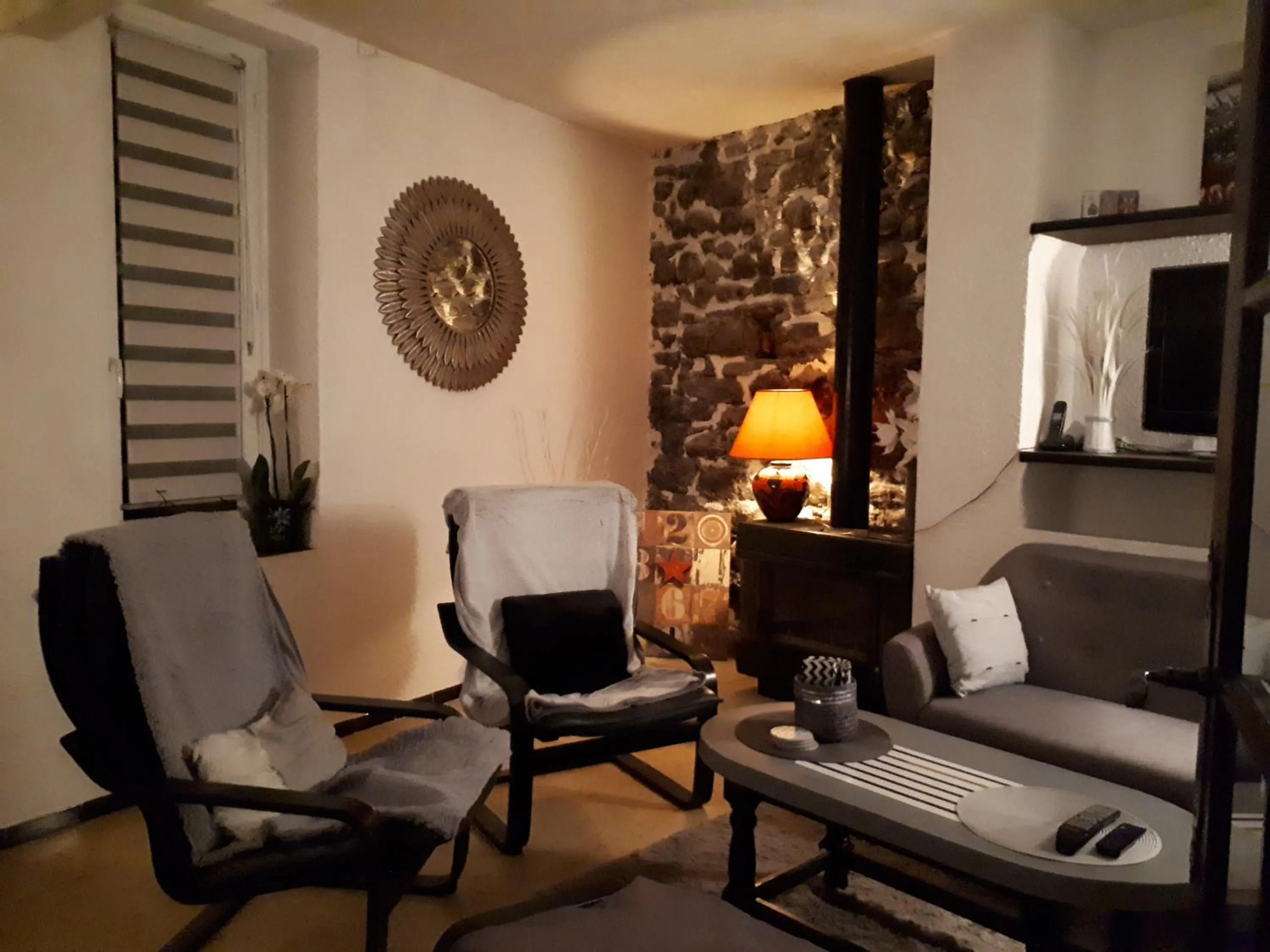 Living room in Les MIRABELLES chambres d'hôtes