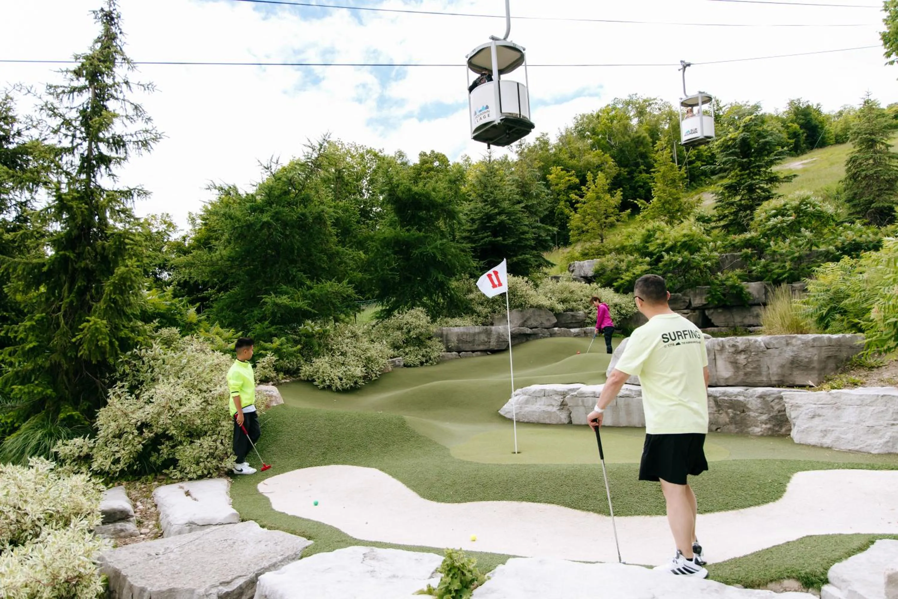 Minigolf in Blue Mountain Resort Mosaic Suites