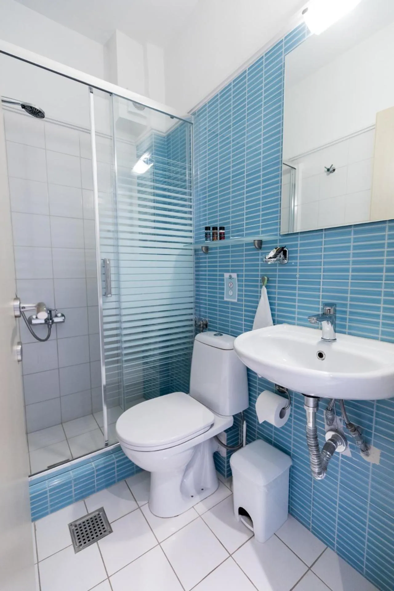 Bathroom in Hotel Melissanthi