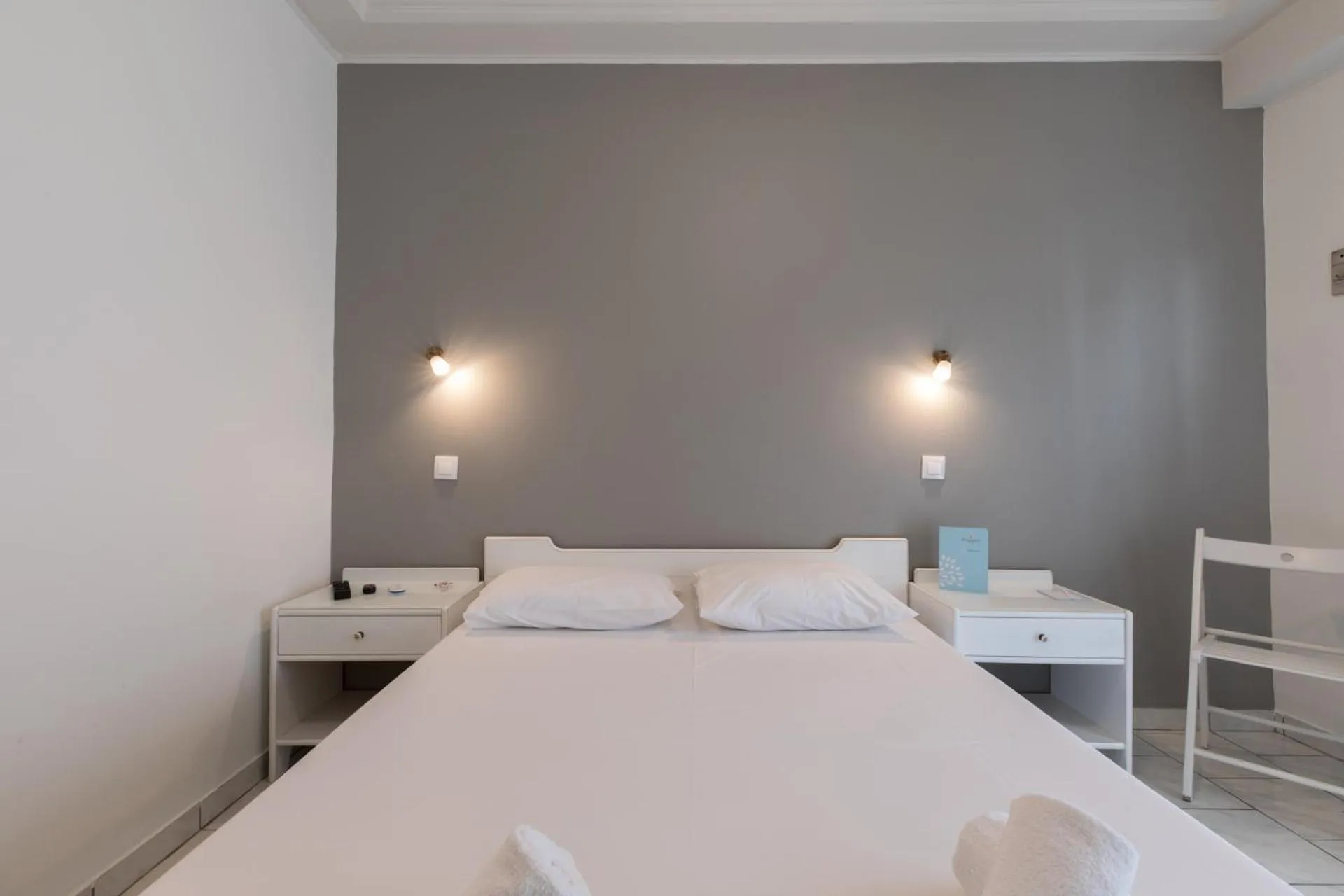 Bed in Hotel Melissanthi